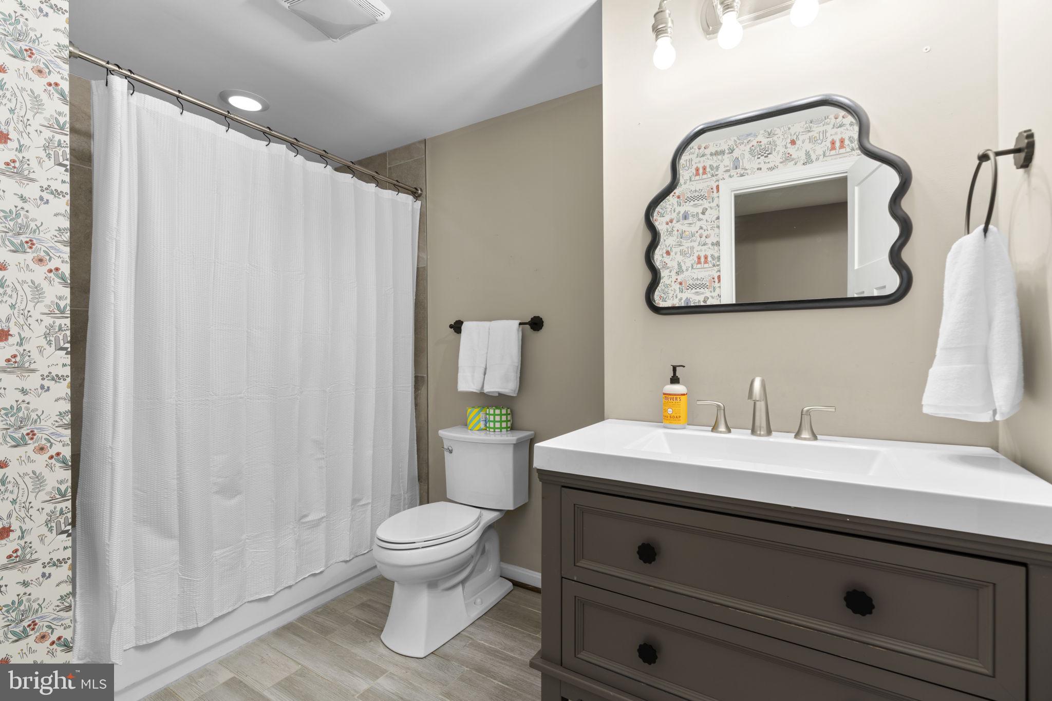 LINTHICUM OAKS - Residential