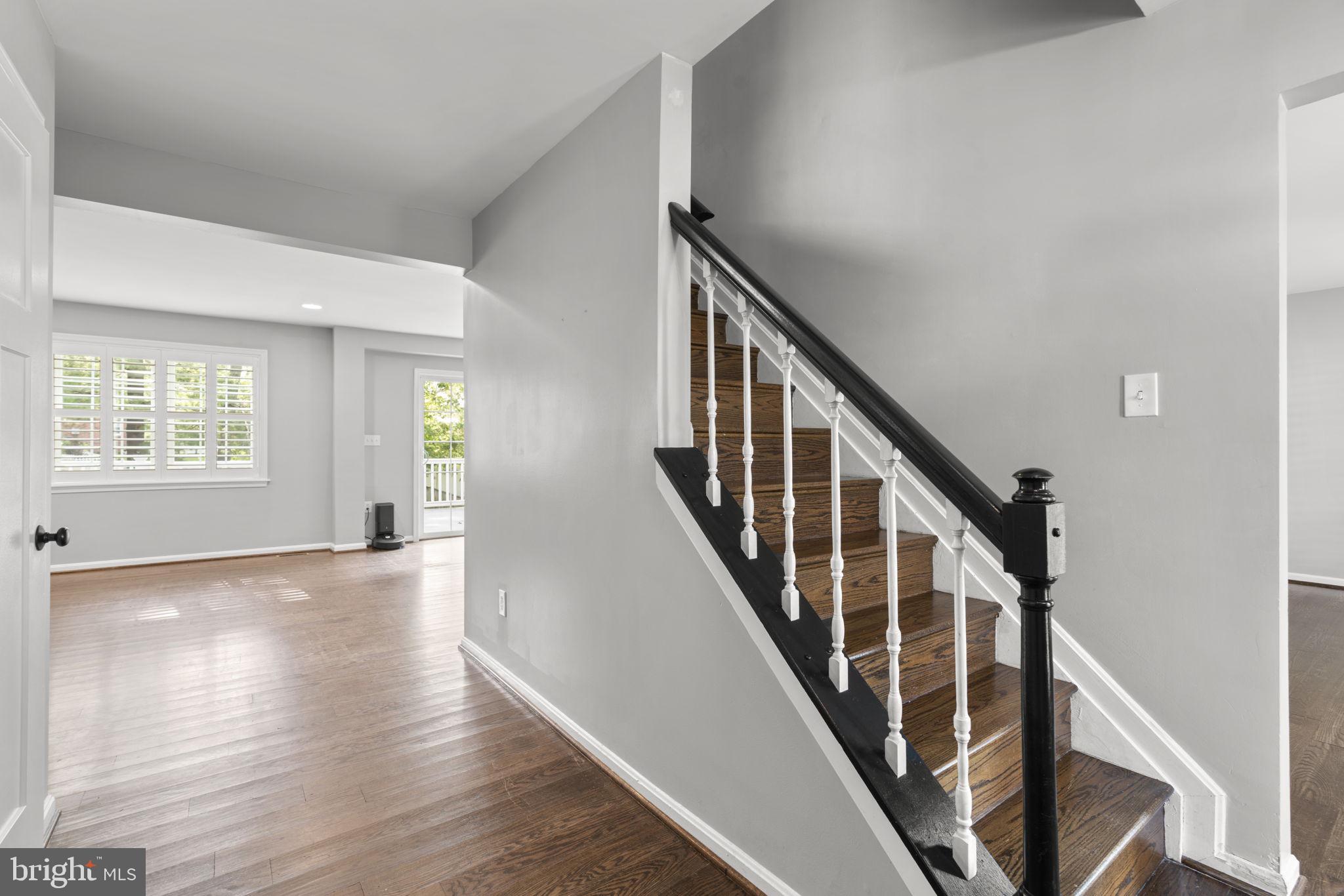 LINTHICUM OAKS - Residential