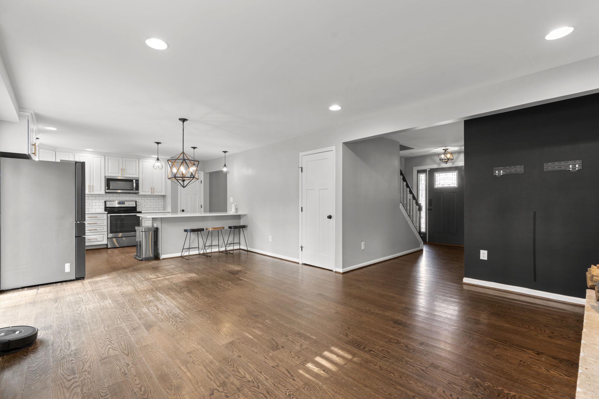 LINTHICUM OAKS - Residential