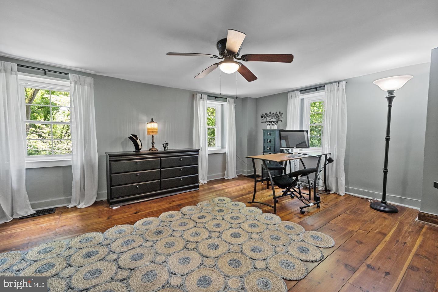 HUNTINGDON VALLEY - Residential
