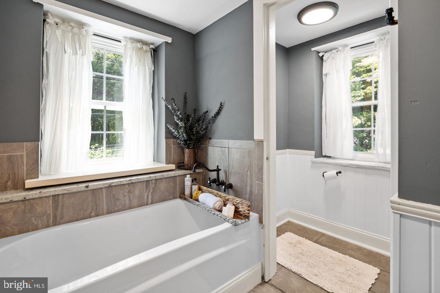 HUNTINGDON VALLEY - Residential