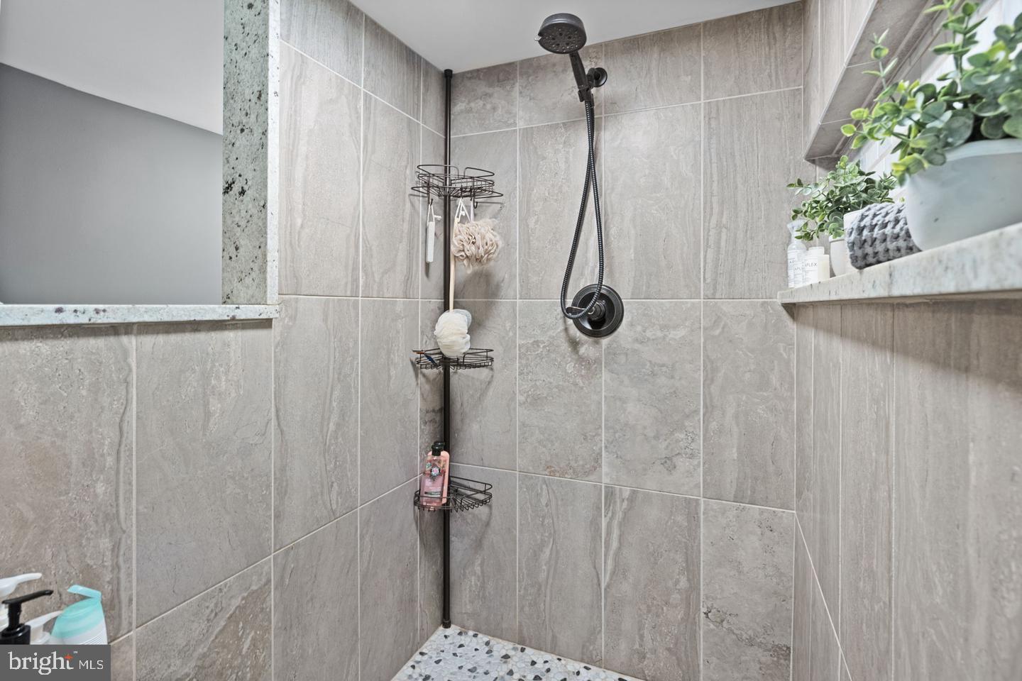 HUNTINGDON VALLEY - Residential
