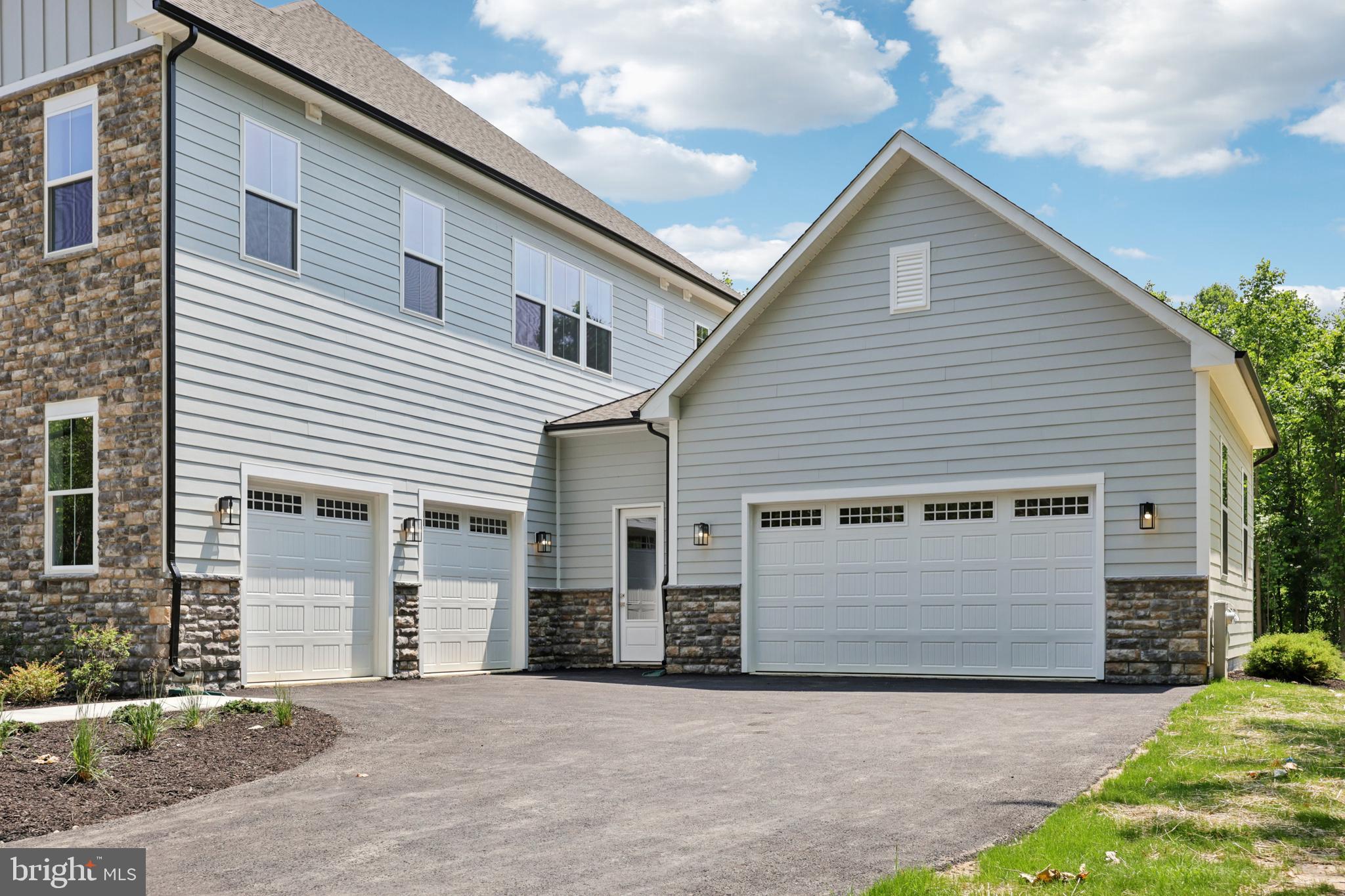 STILLVIEW ACRES - Residential