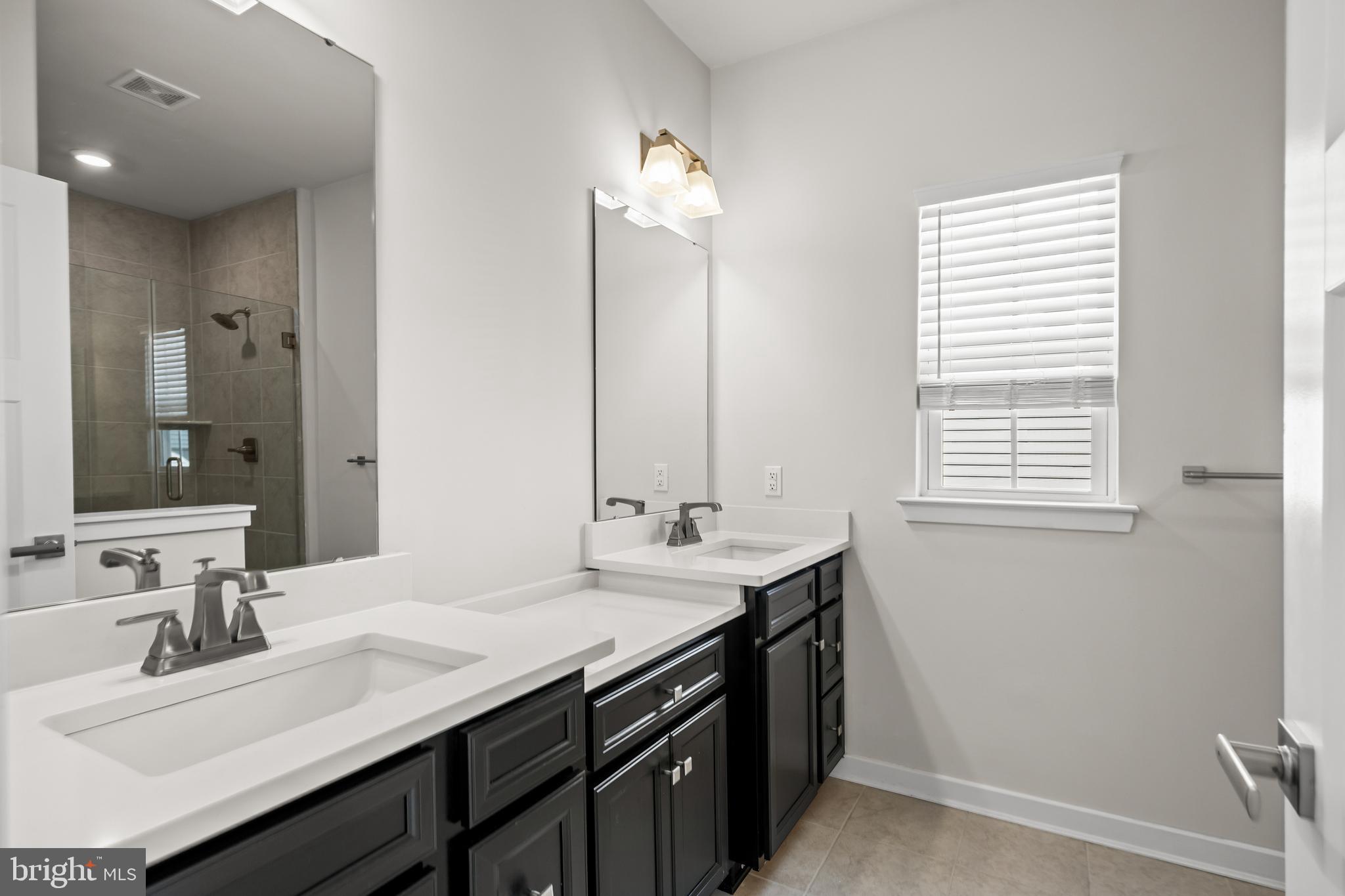 PONDS EDGE - Residential