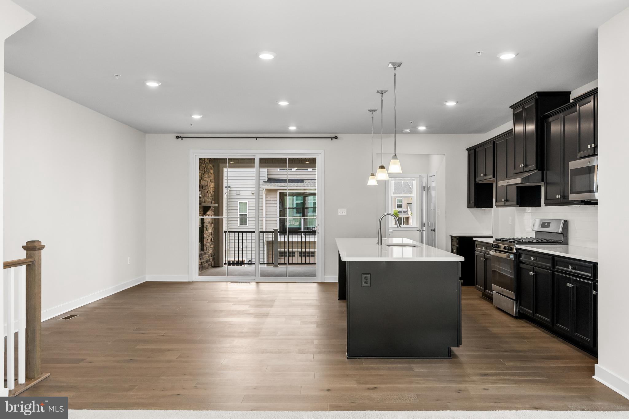 PONDS EDGE - Residential