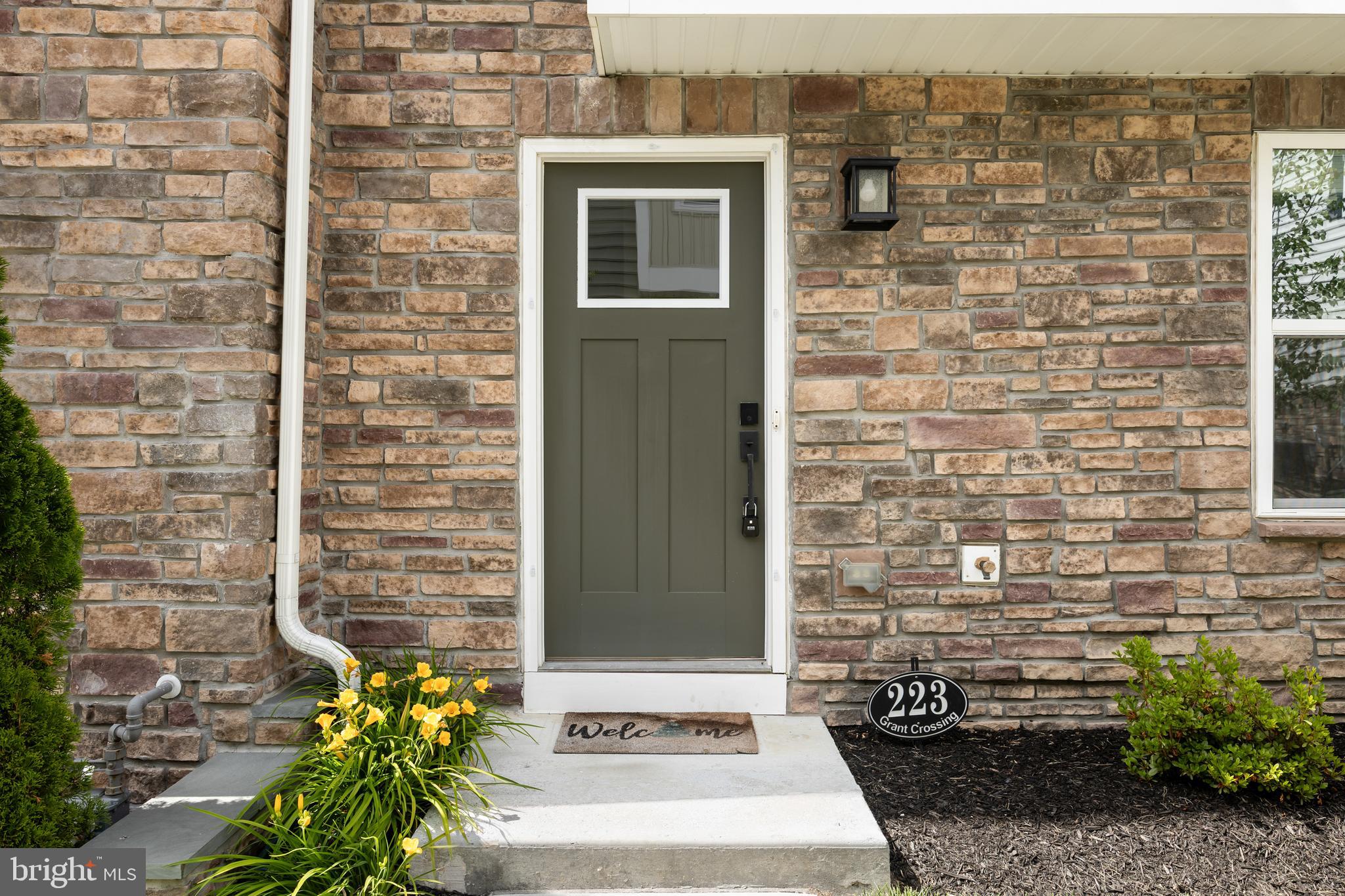 PONDS EDGE - Residential
