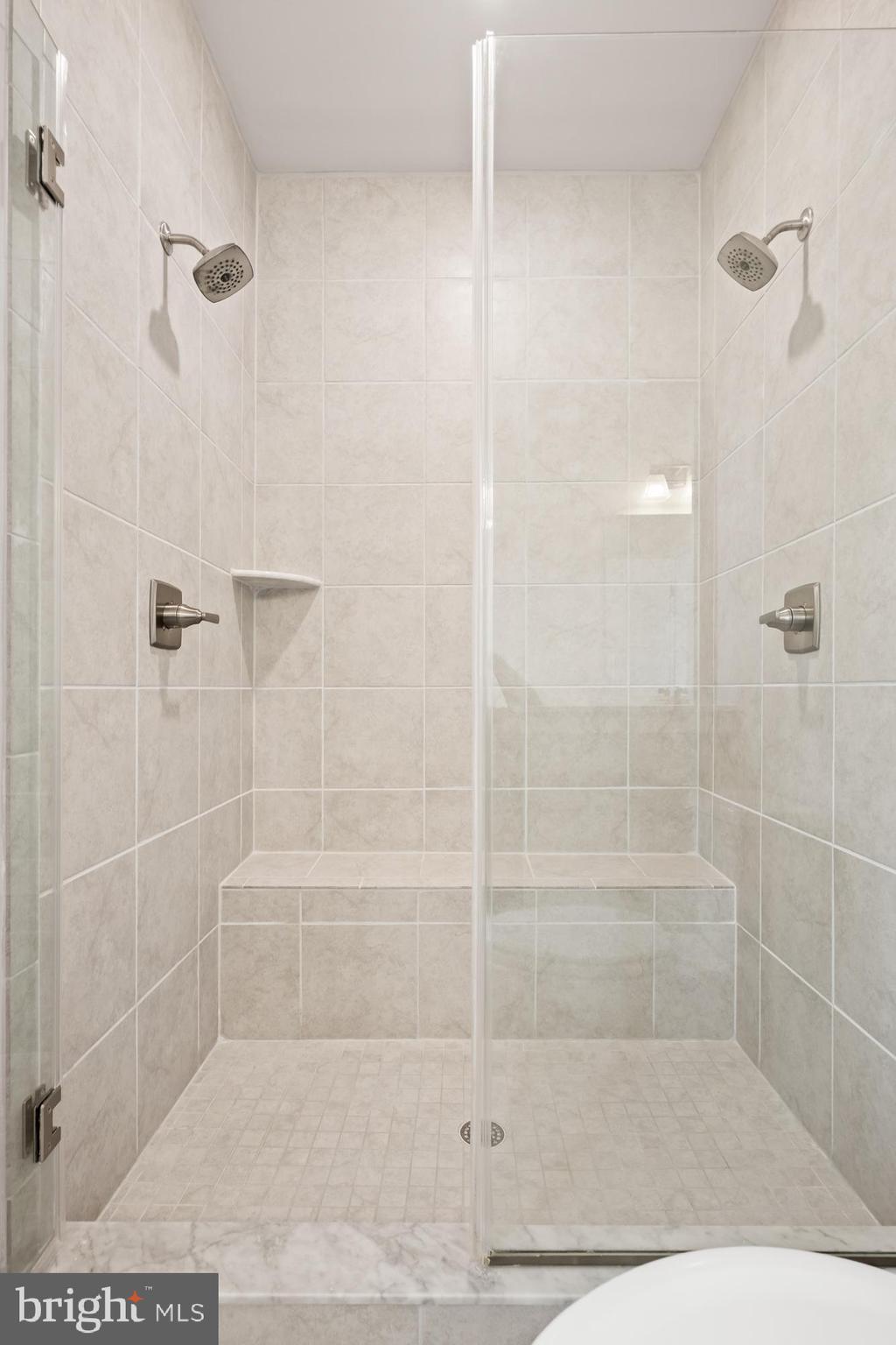 PONDS EDGE - Residential