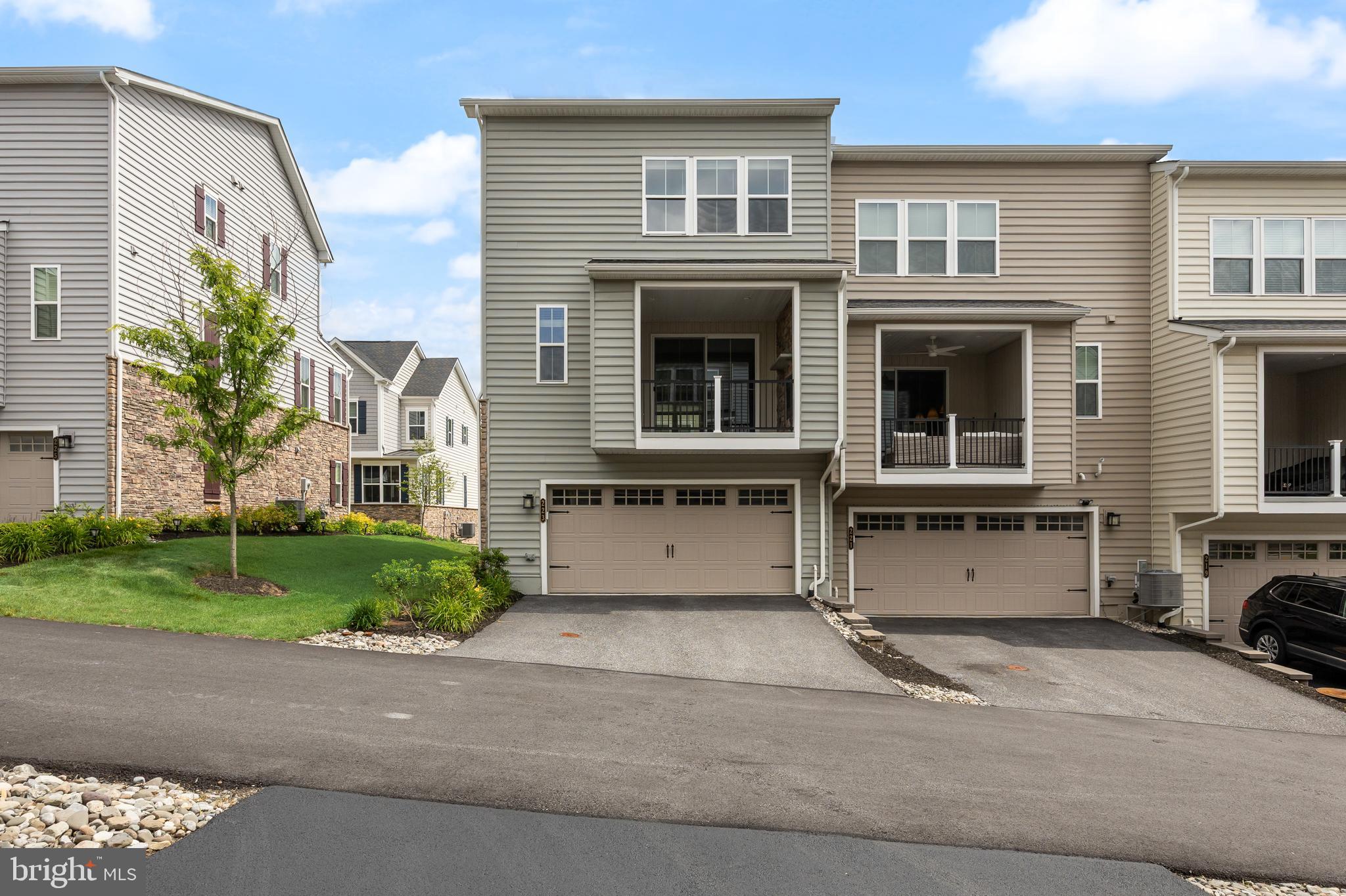 PONDS EDGE - Residential