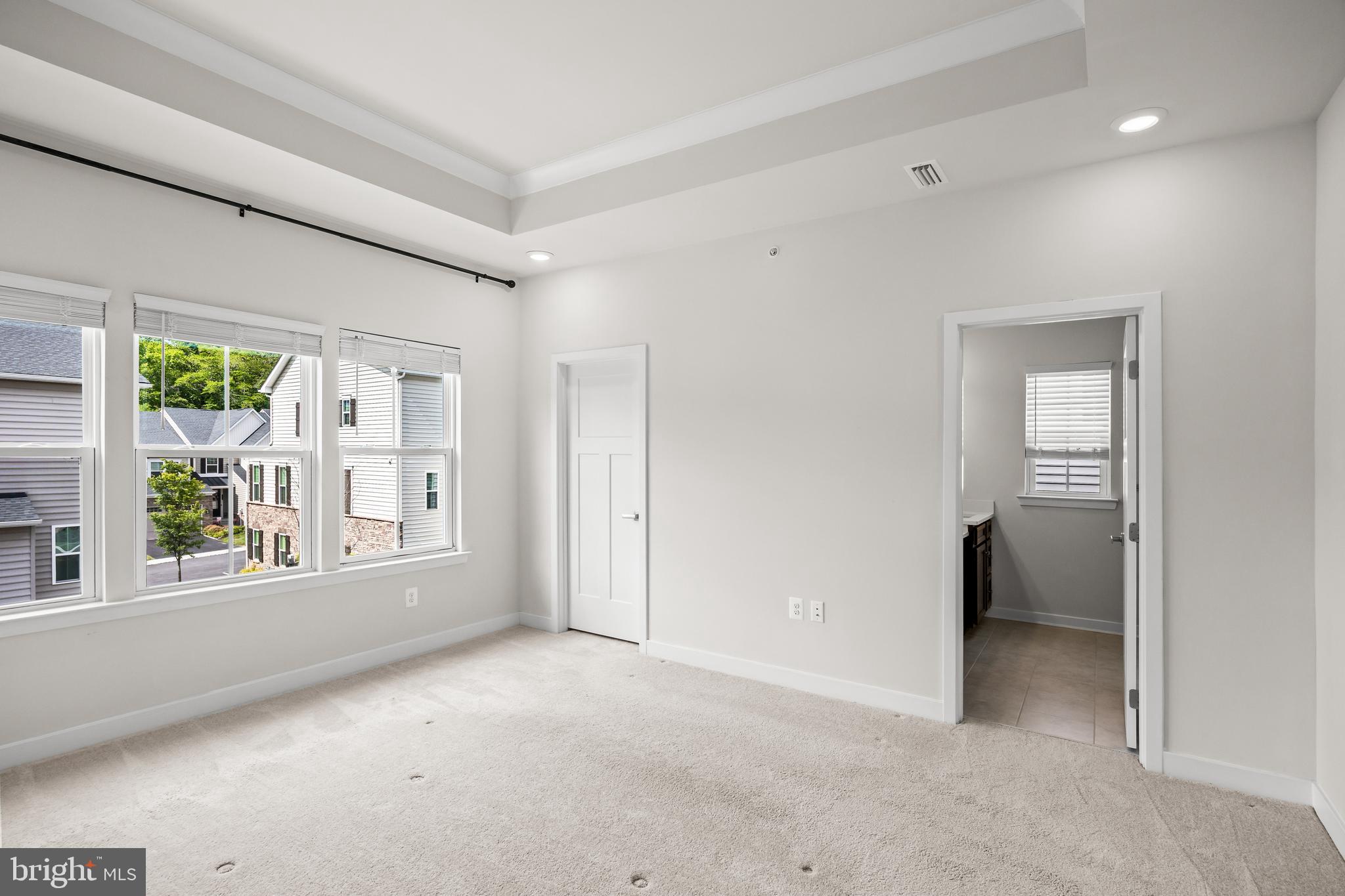 PONDS EDGE - Residential