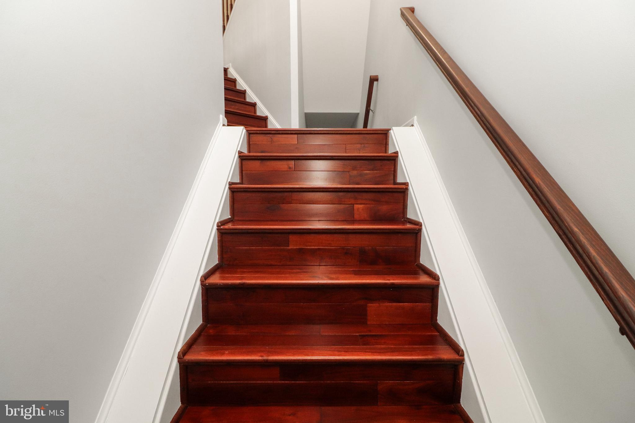 TOWNES AT FAIR LAKES GLEN - Residential