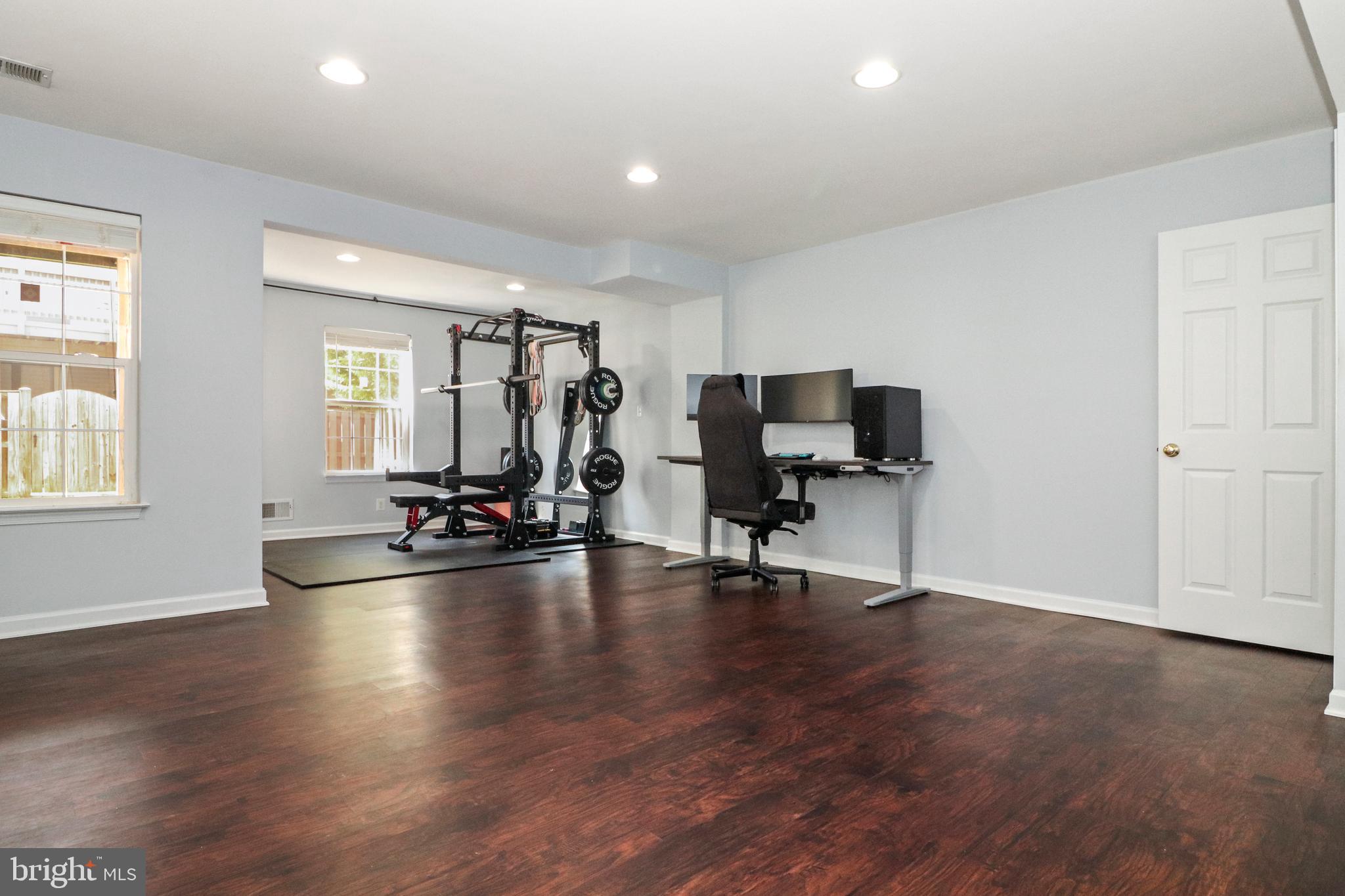 TOWNES AT FAIR LAKES GLEN - Residential