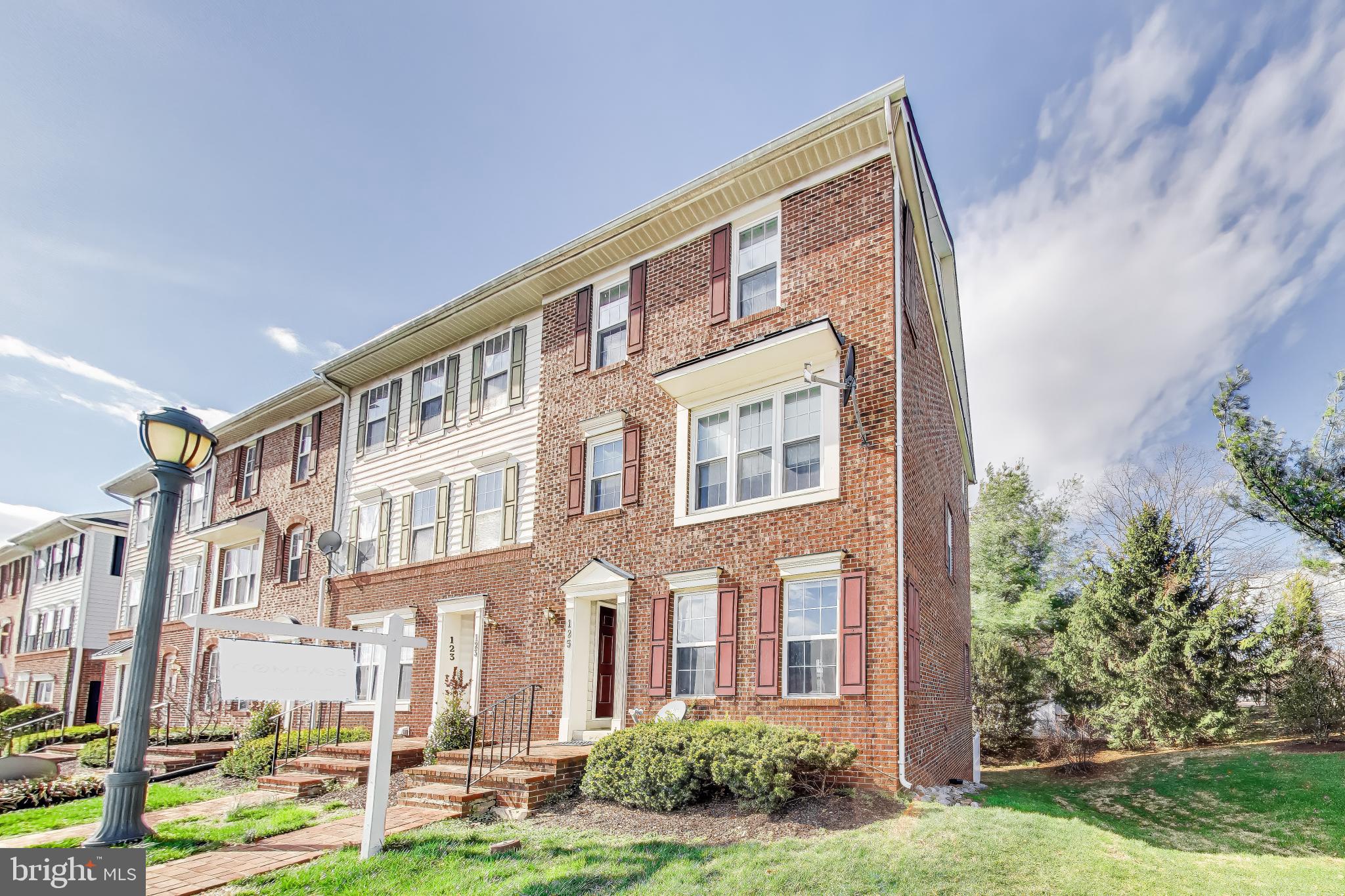 KING FARM WATKINS POND - Residential