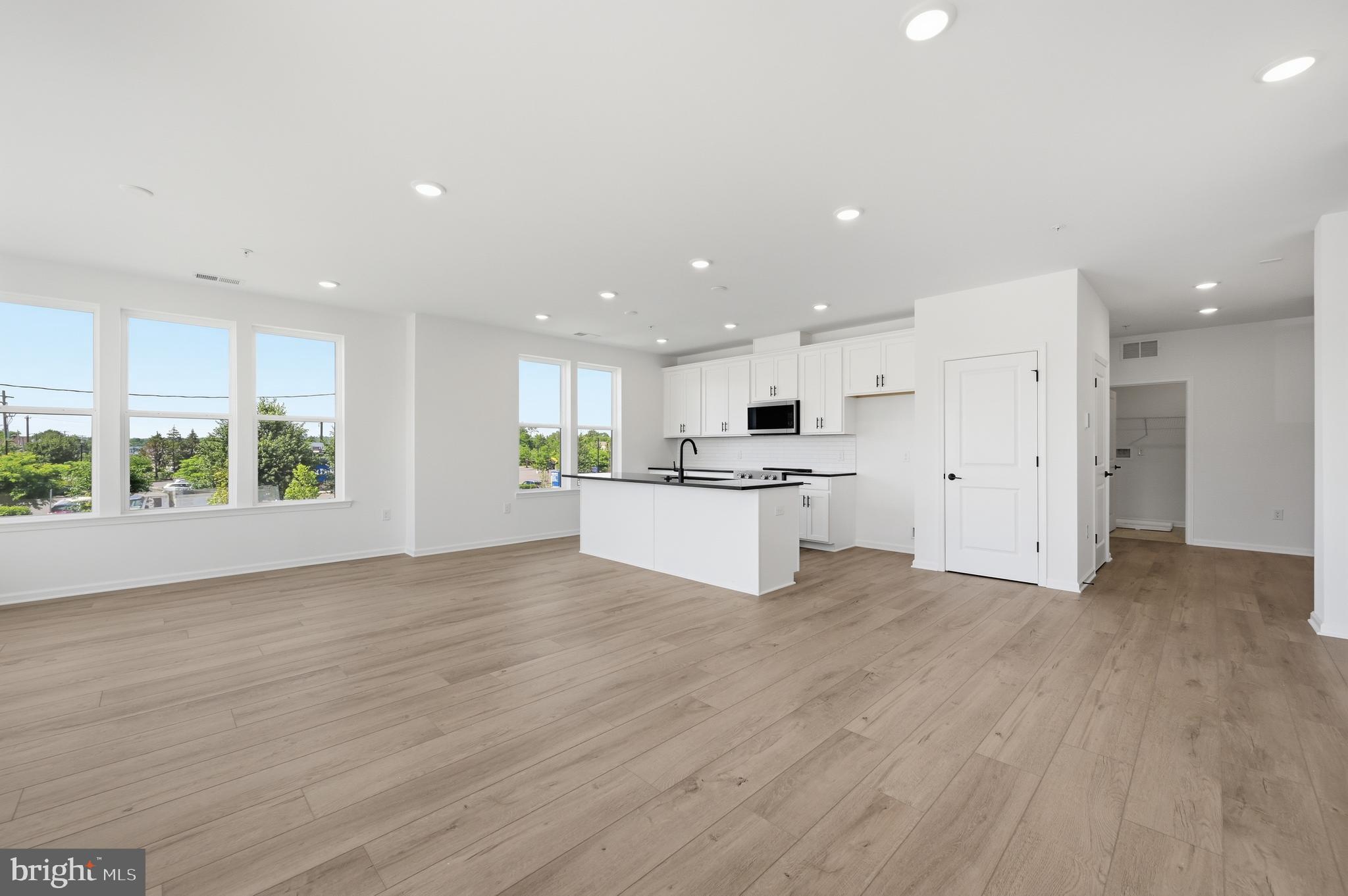 LINK AT COLMAR - Residential