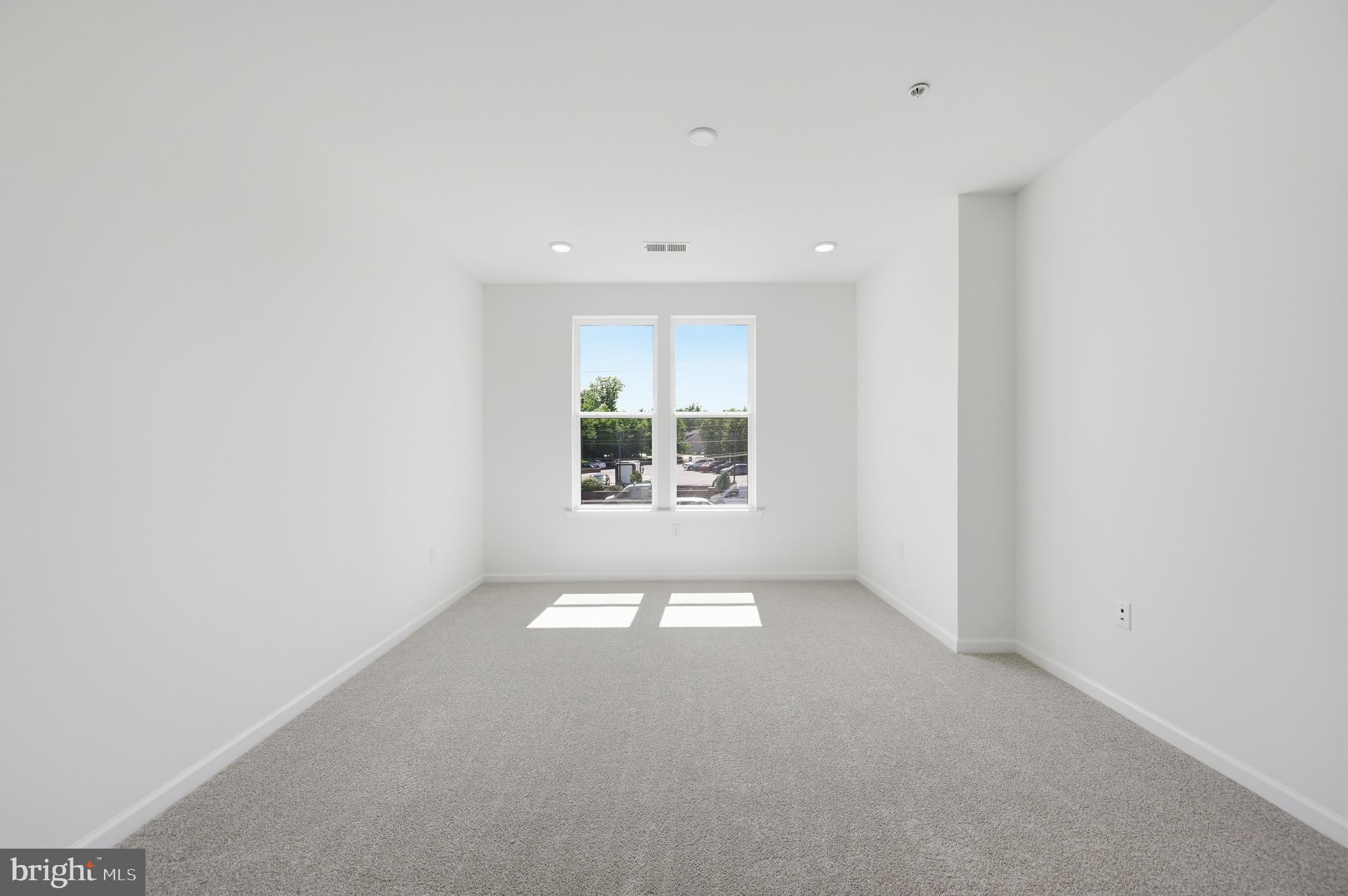 LINK AT COLMAR - Residential