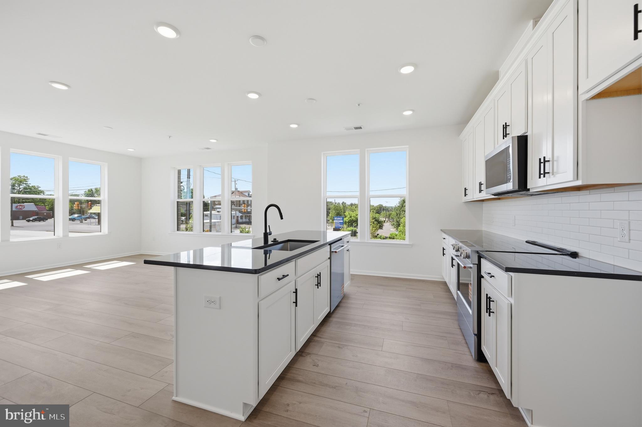 LINK AT COLMAR - Residential