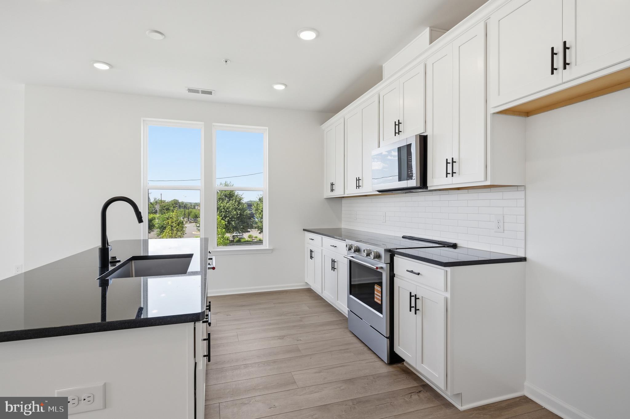 LINK AT COLMAR - Residential