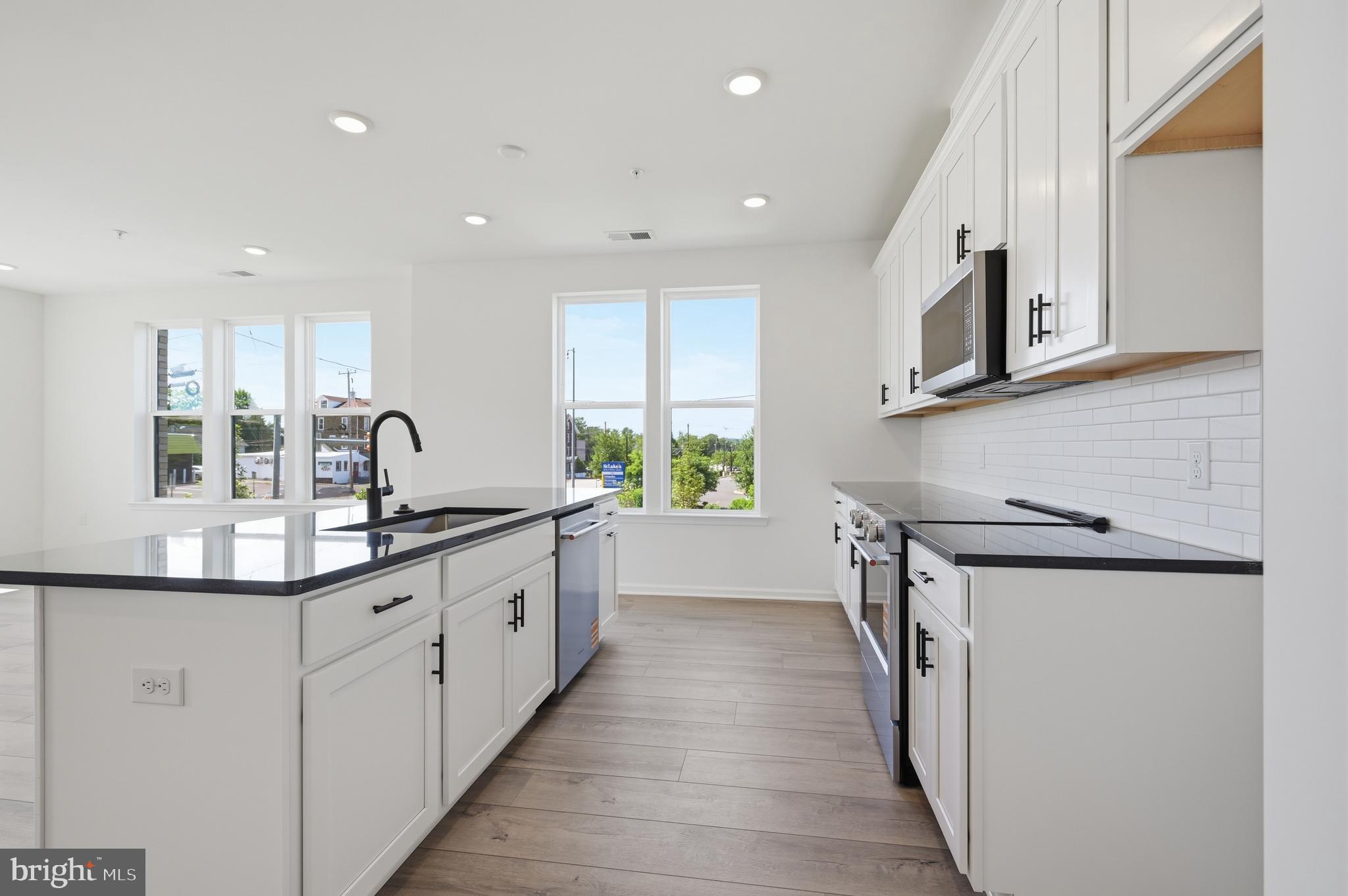 LINK AT COLMAR - Residential