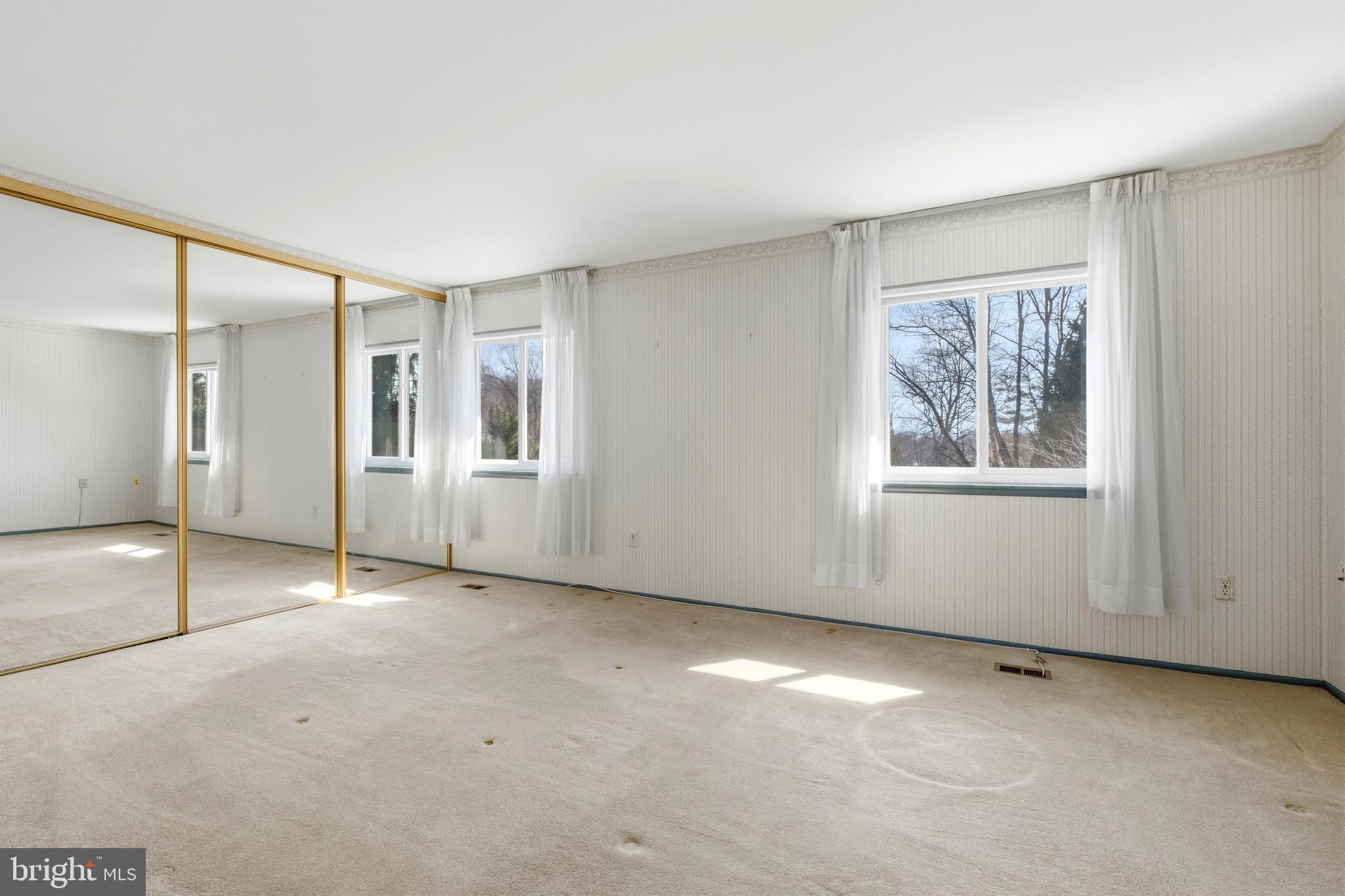 LEISURE WORLD - Residential
