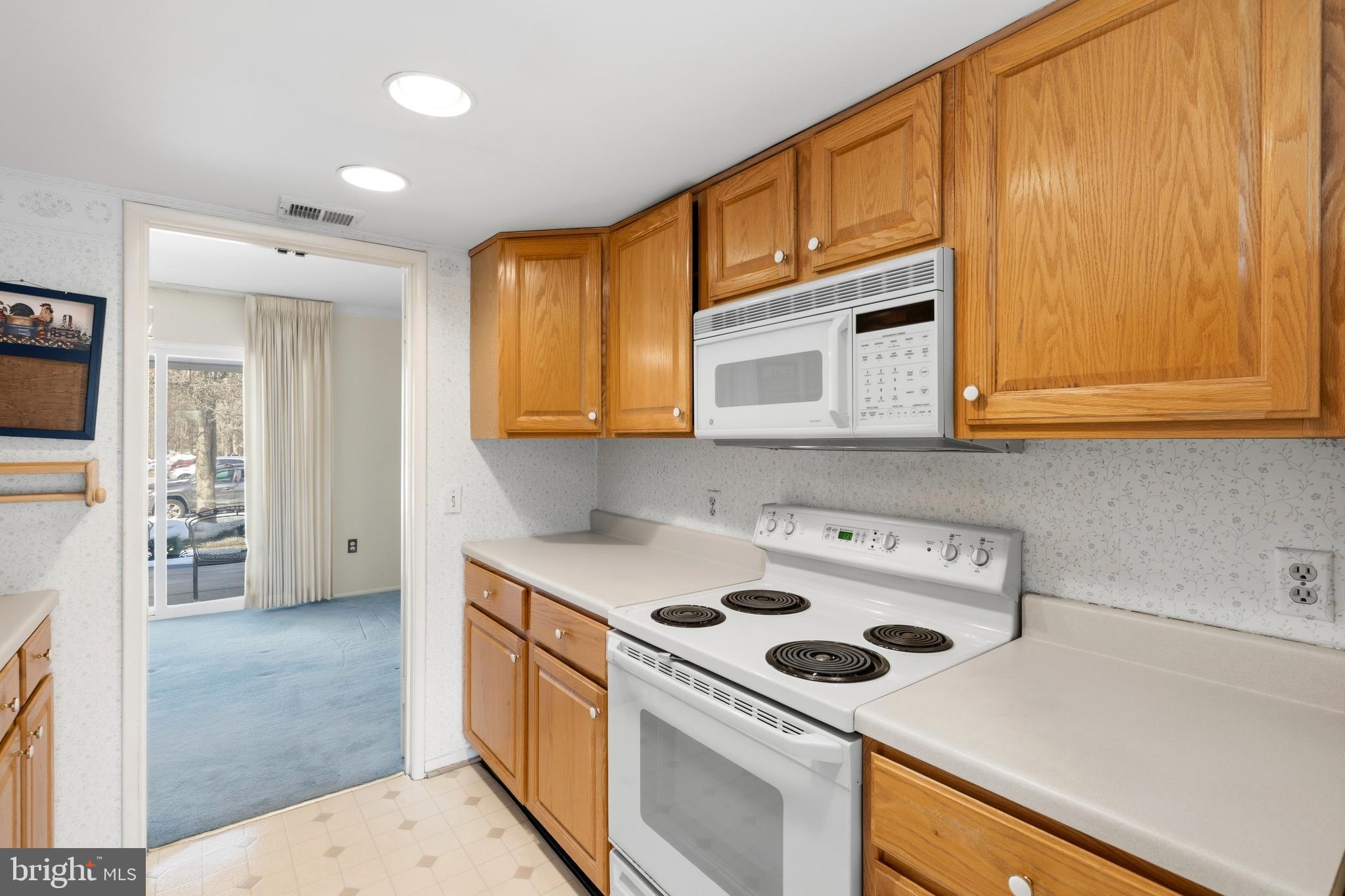 LEISURE WORLD - Residential