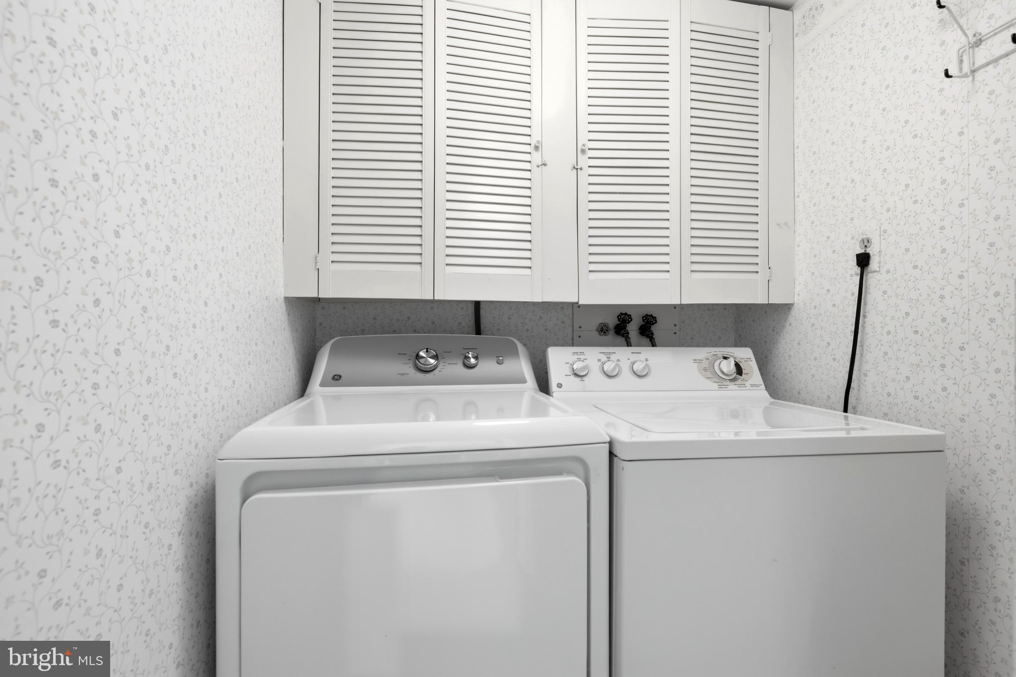 LEISURE WORLD - Residential