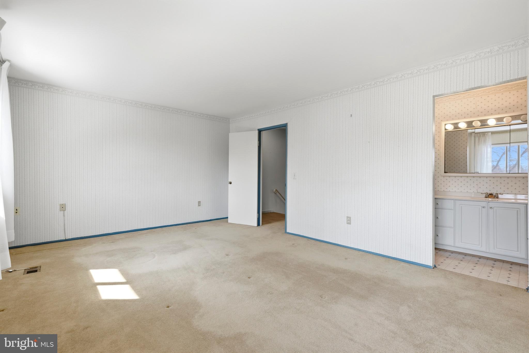 LEISURE WORLD - Residential