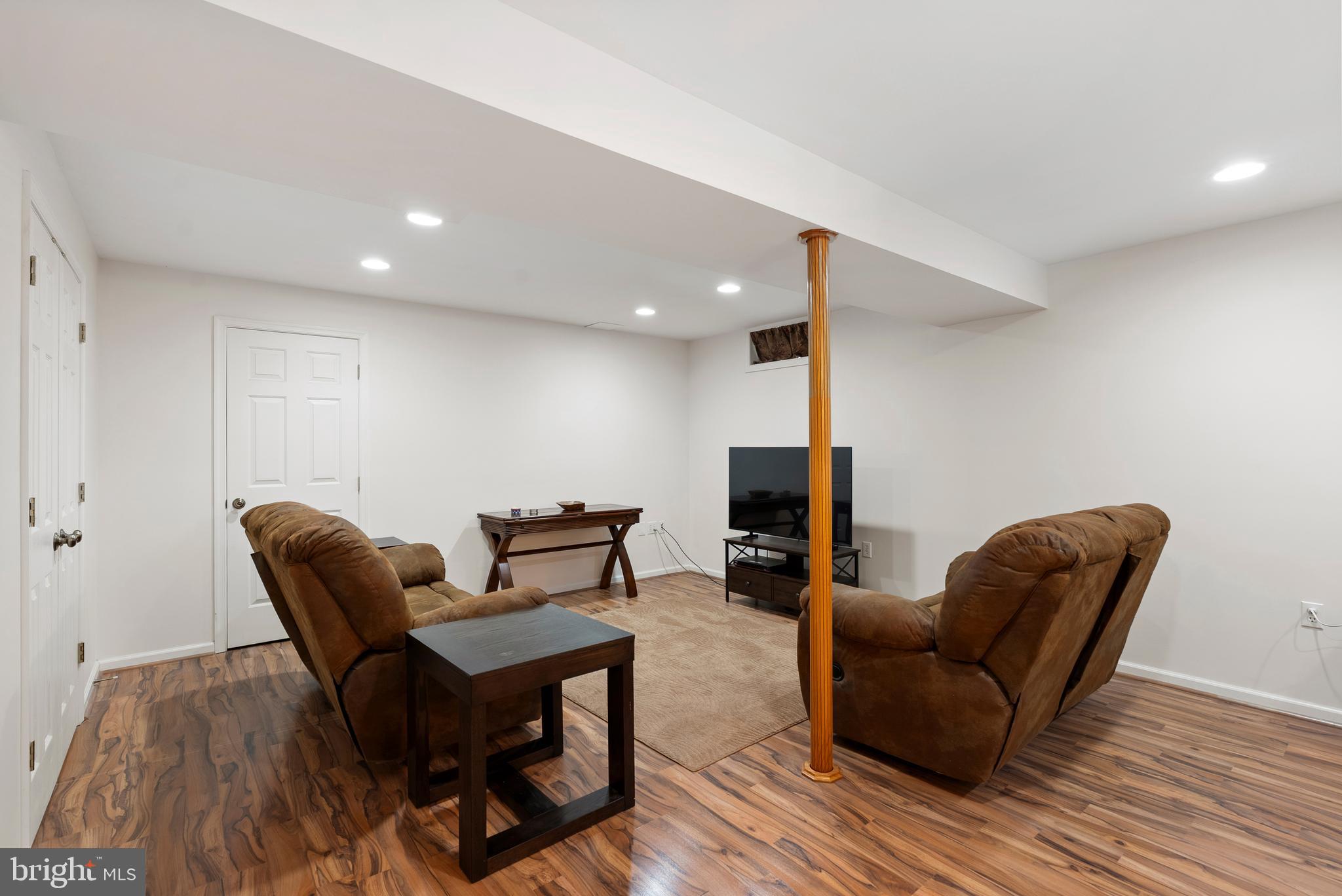 DEVLIN SQUARE - Residential