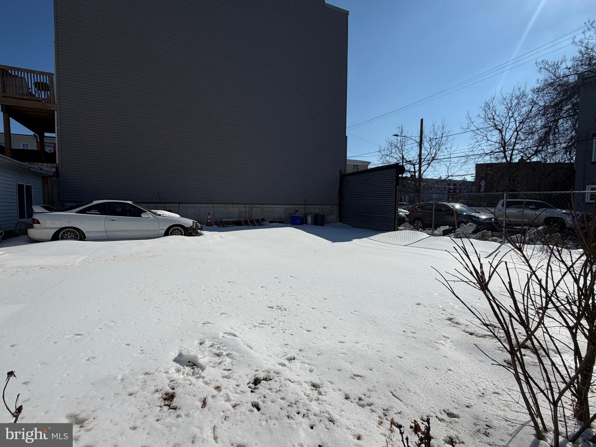 NORRIS SQUARE - Land