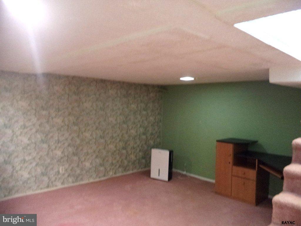 HALLAM BOROUGH - Residential Income
