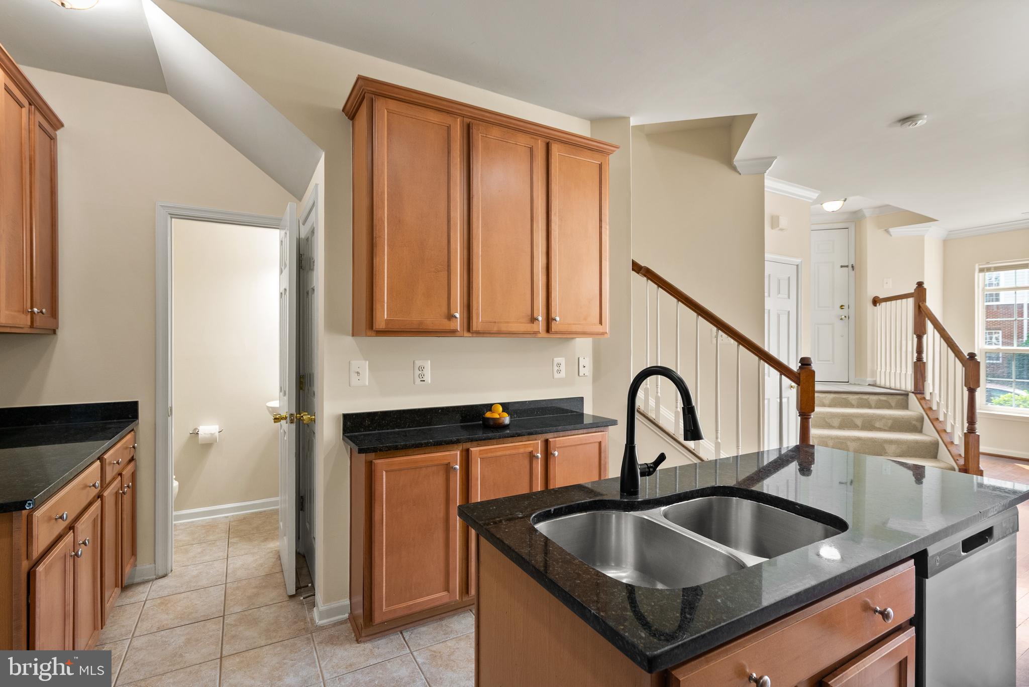 THE TOWNES CONDOMINIUM - Residential