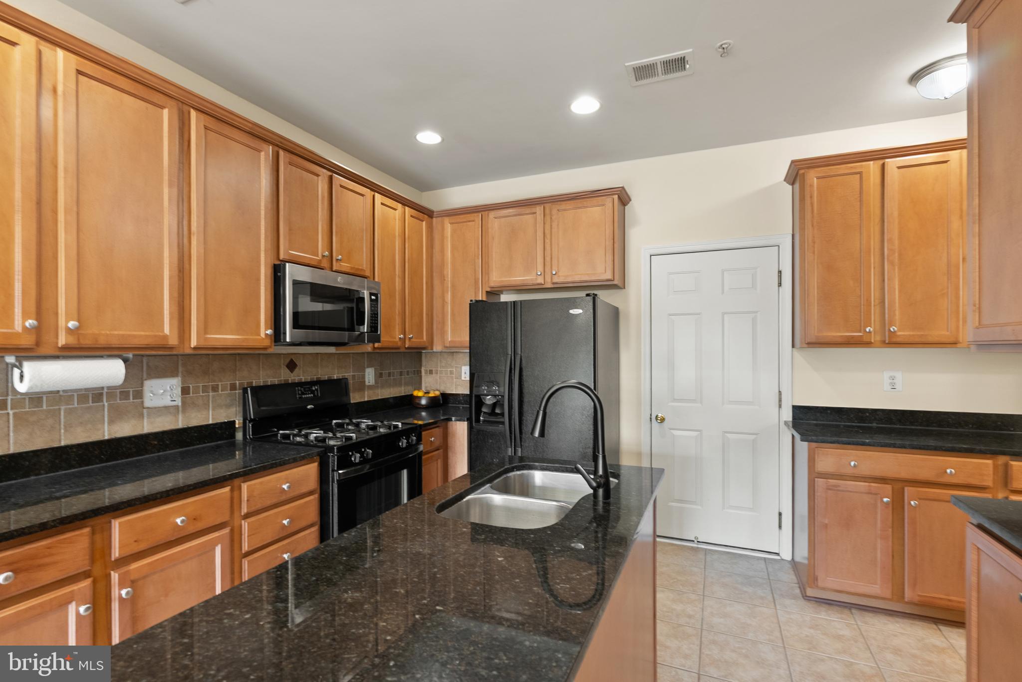 THE TOWNES CONDOMINIUM - Residential
