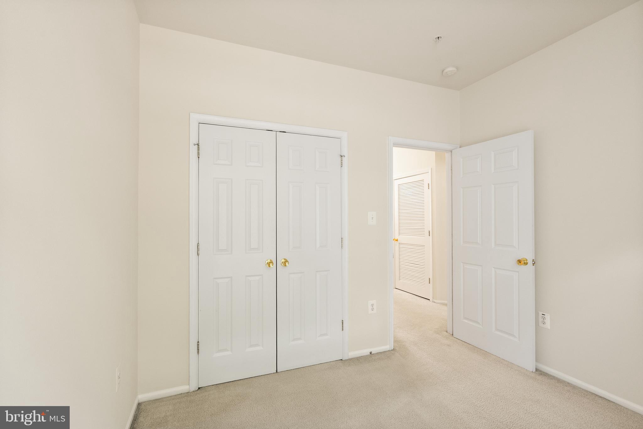THE TOWNES CONDOMINIUM - Residential