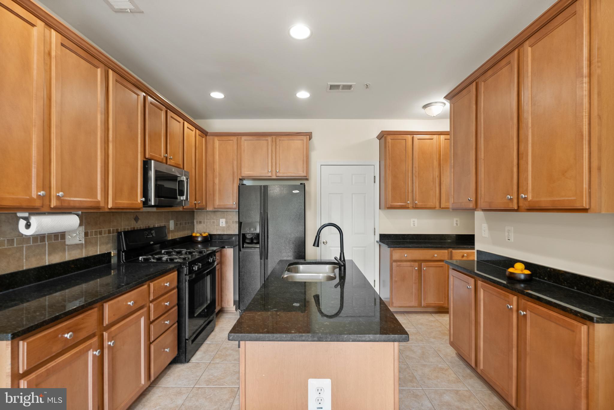 THE TOWNES CONDOMINIUM - Residential