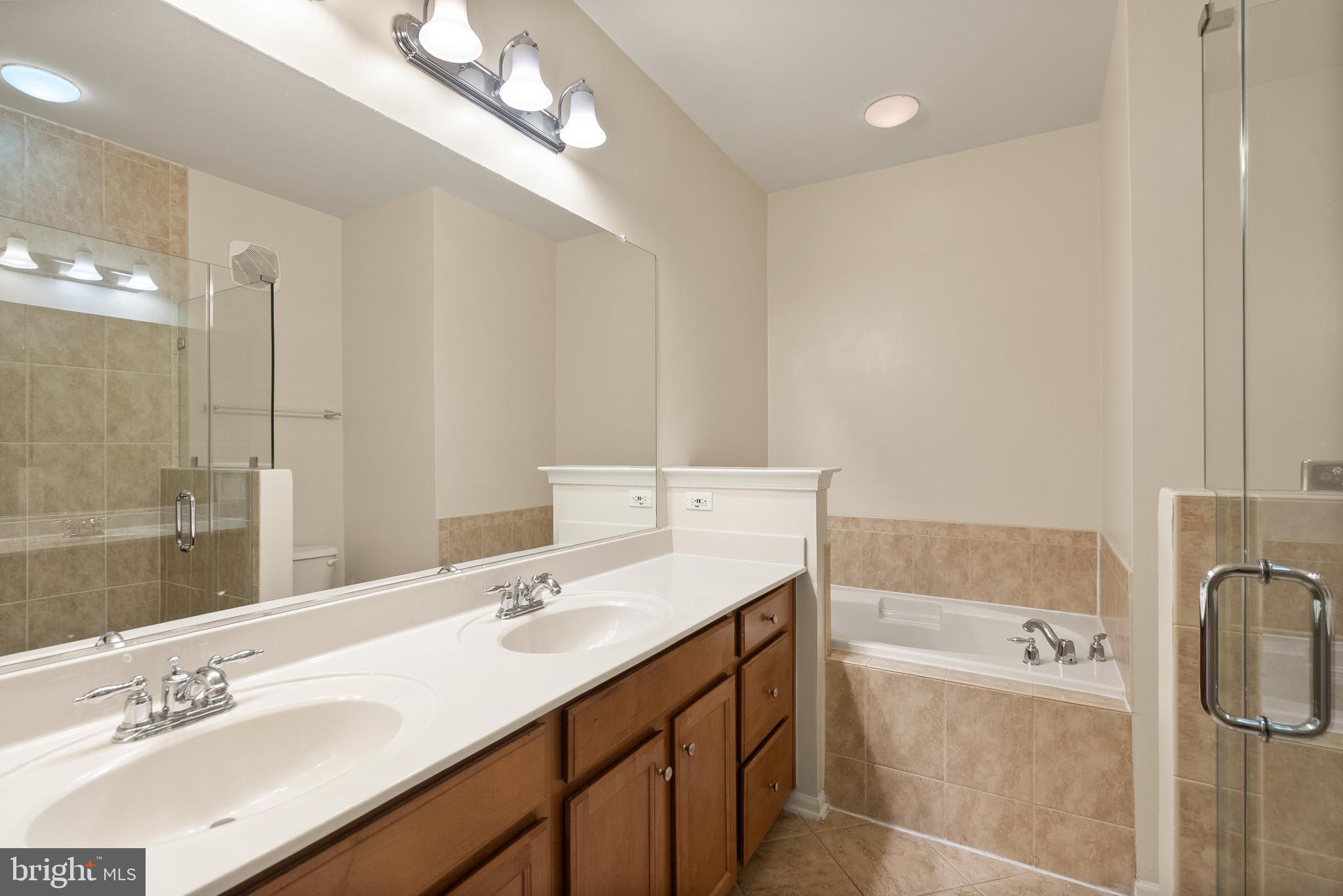THE TOWNES CONDOMINIUM - Residential