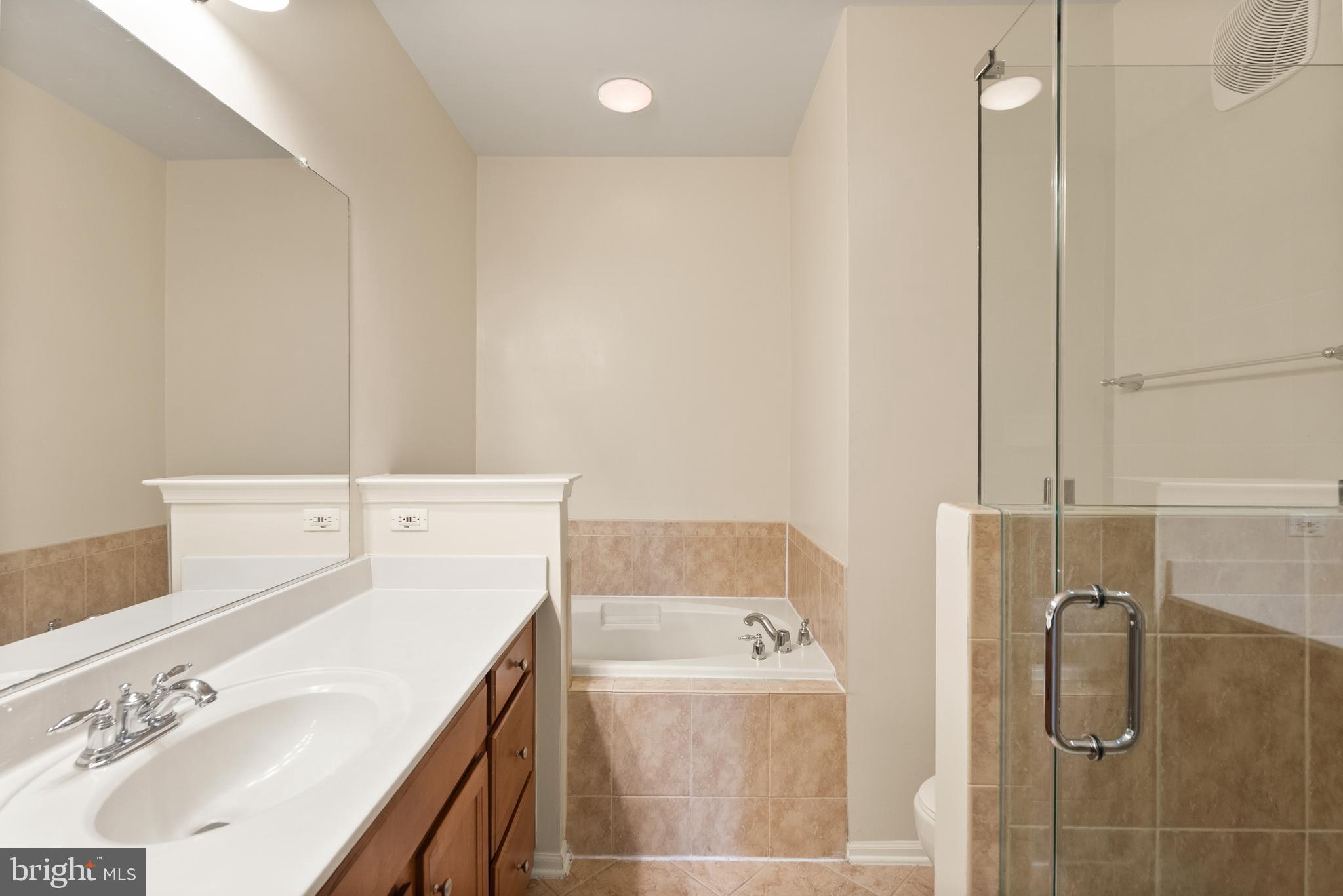 THE TOWNES CONDOMINIUM - Residential