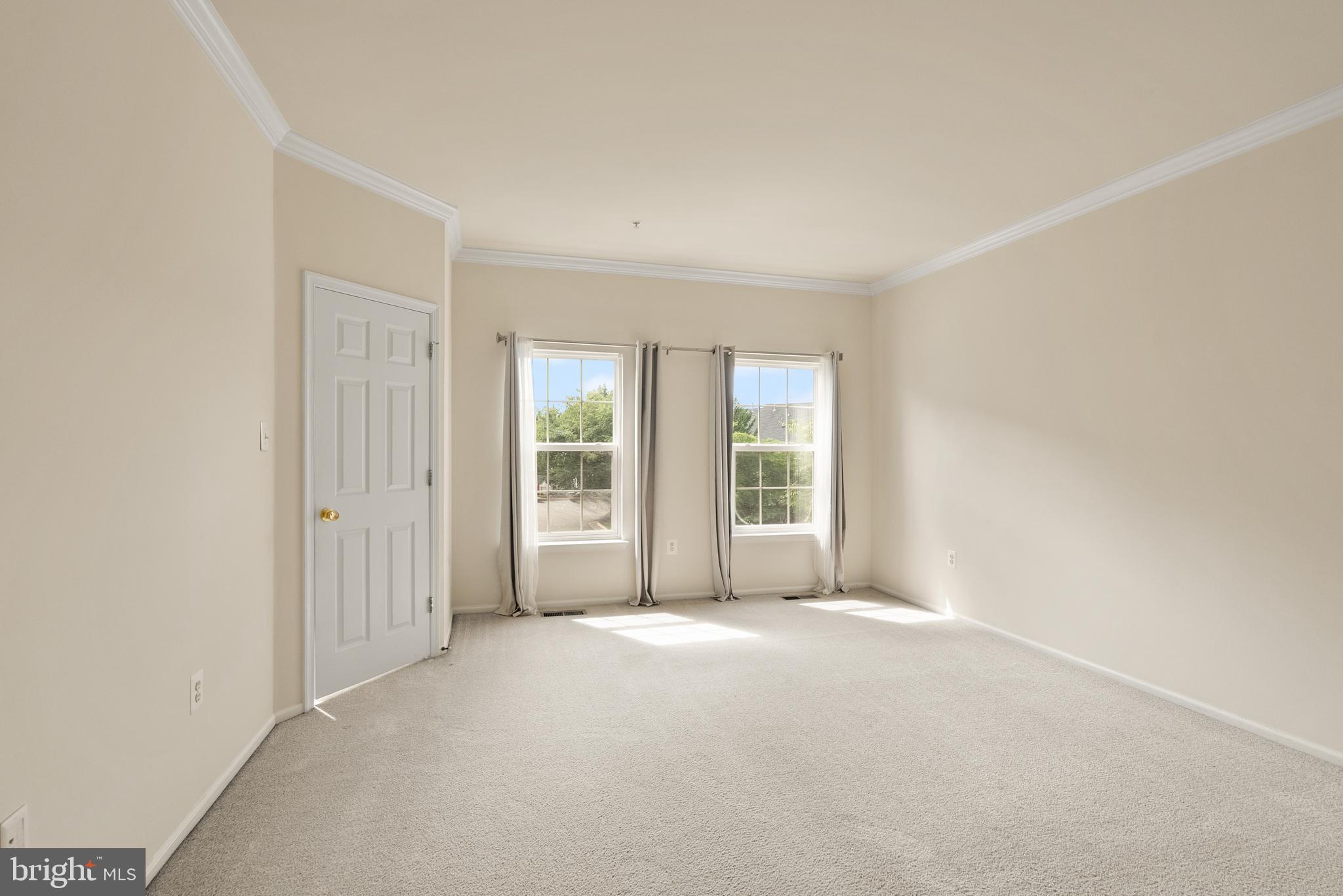 THE TOWNES CONDOMINIUM - Residential
