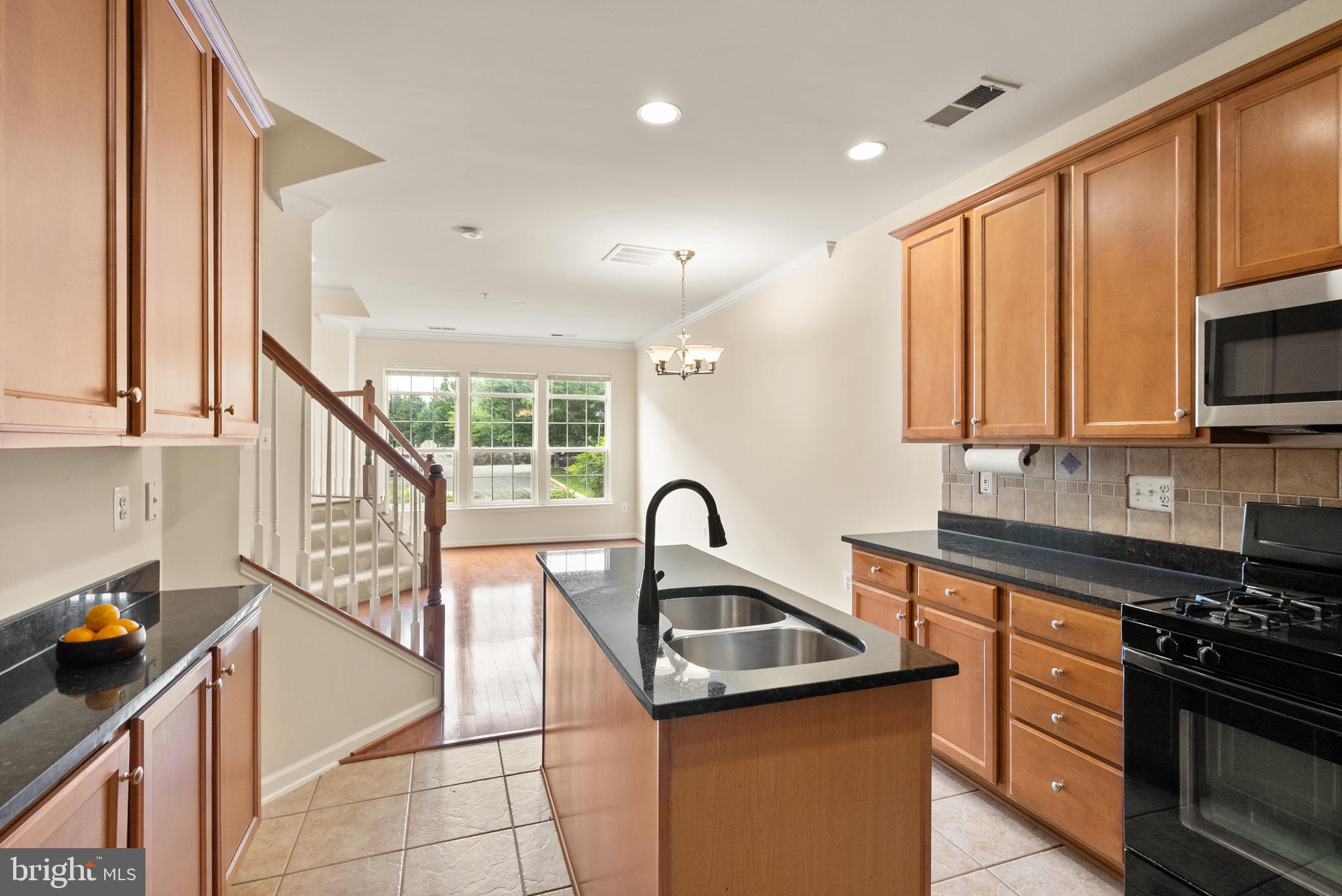THE TOWNES CONDOMINIUM - Residential