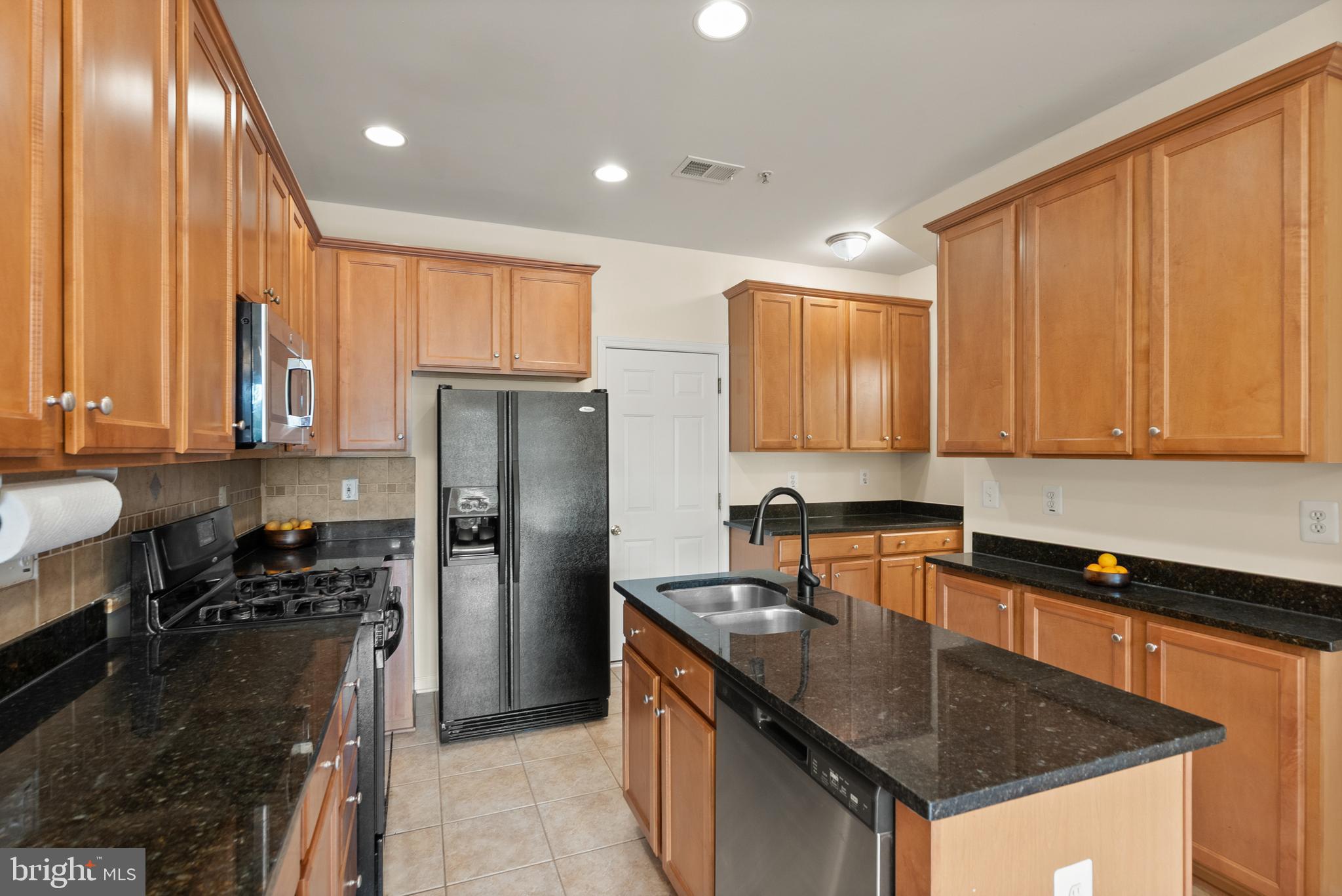 THE TOWNES CONDOMINIUM - Residential