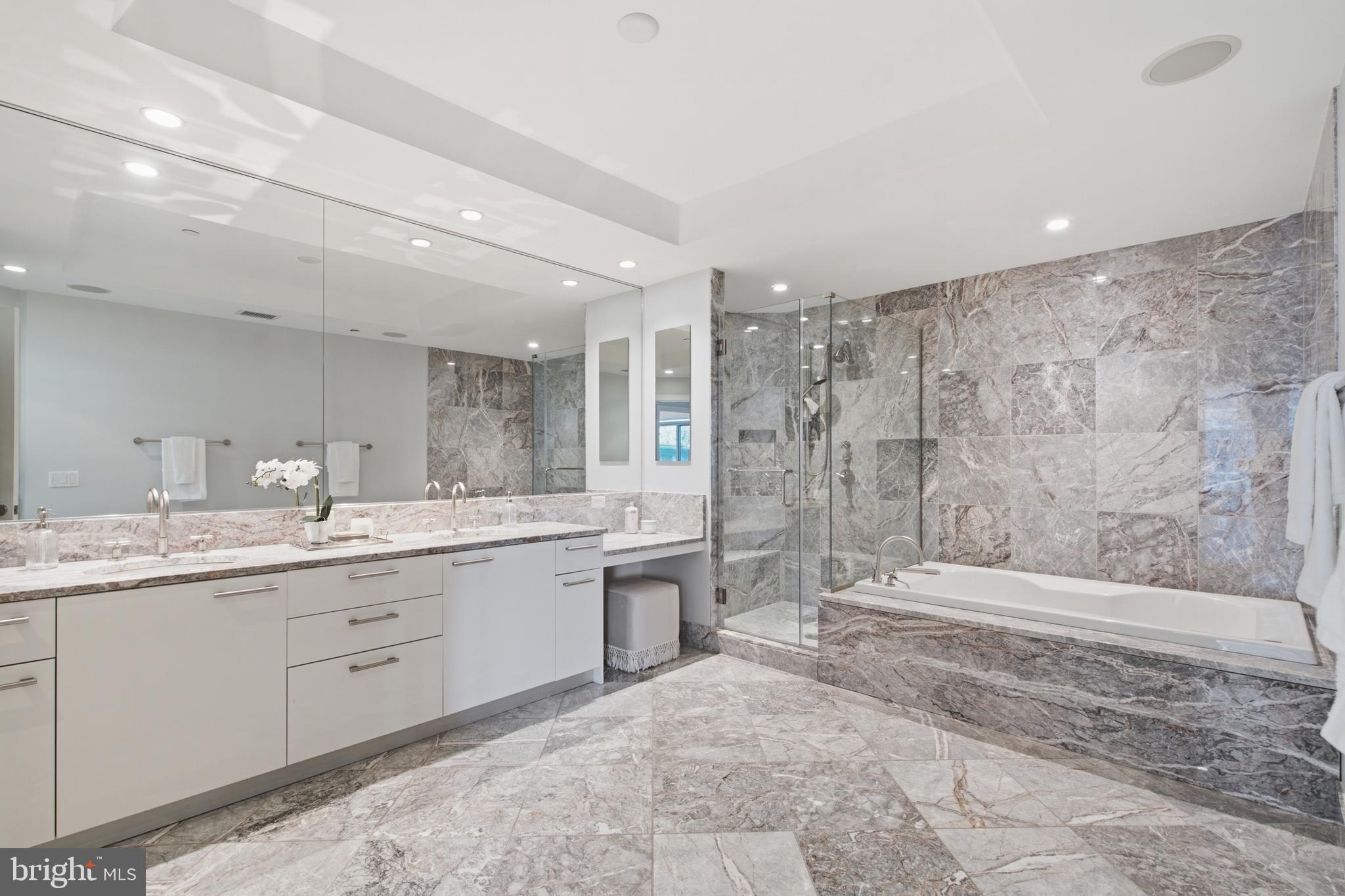 ROSSLYN - Residential