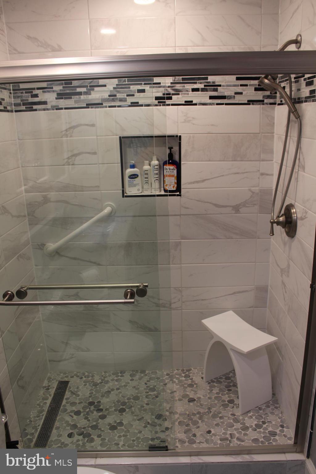 BALDWIN GROVE - Residential