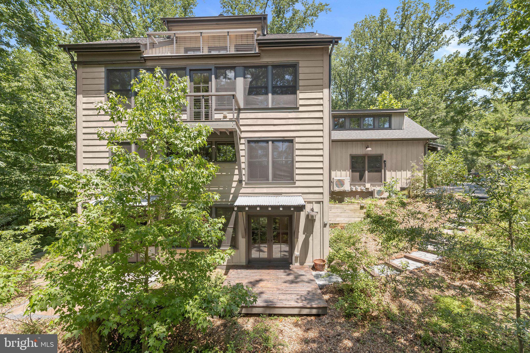 BRIAR CLIFF - Residential