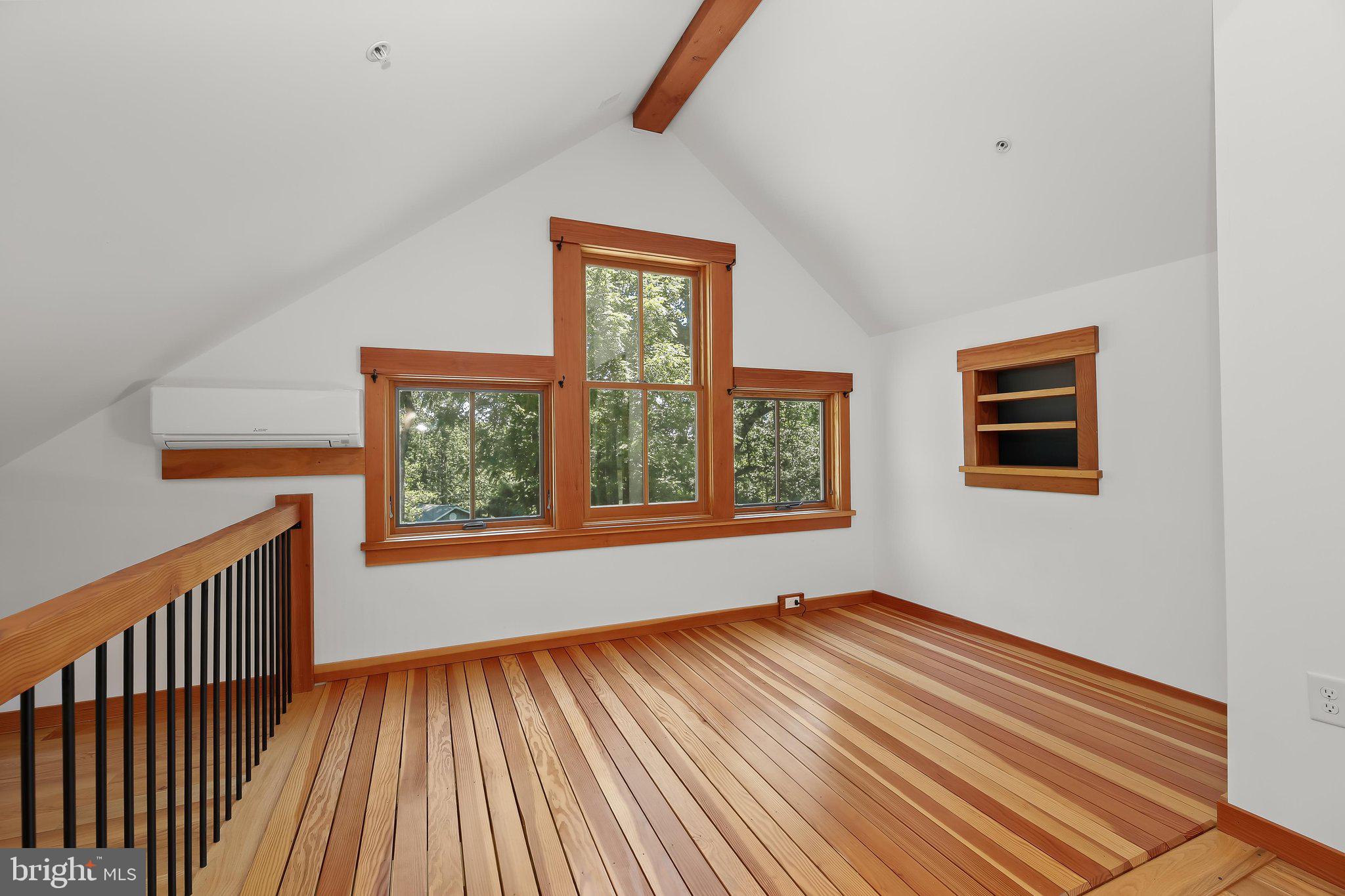 BRIAR CLIFF - Residential