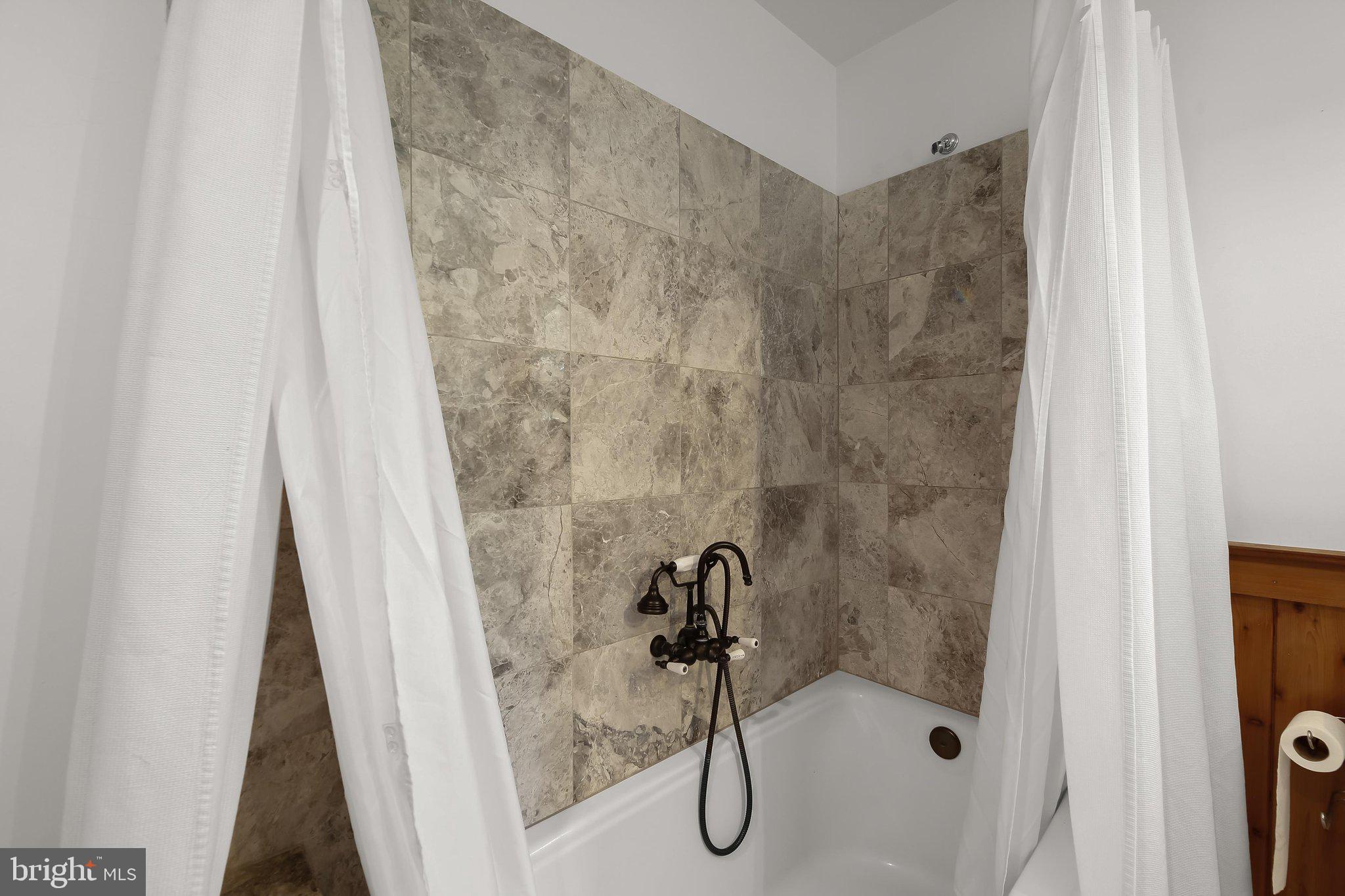 BRIAR CLIFF - Residential