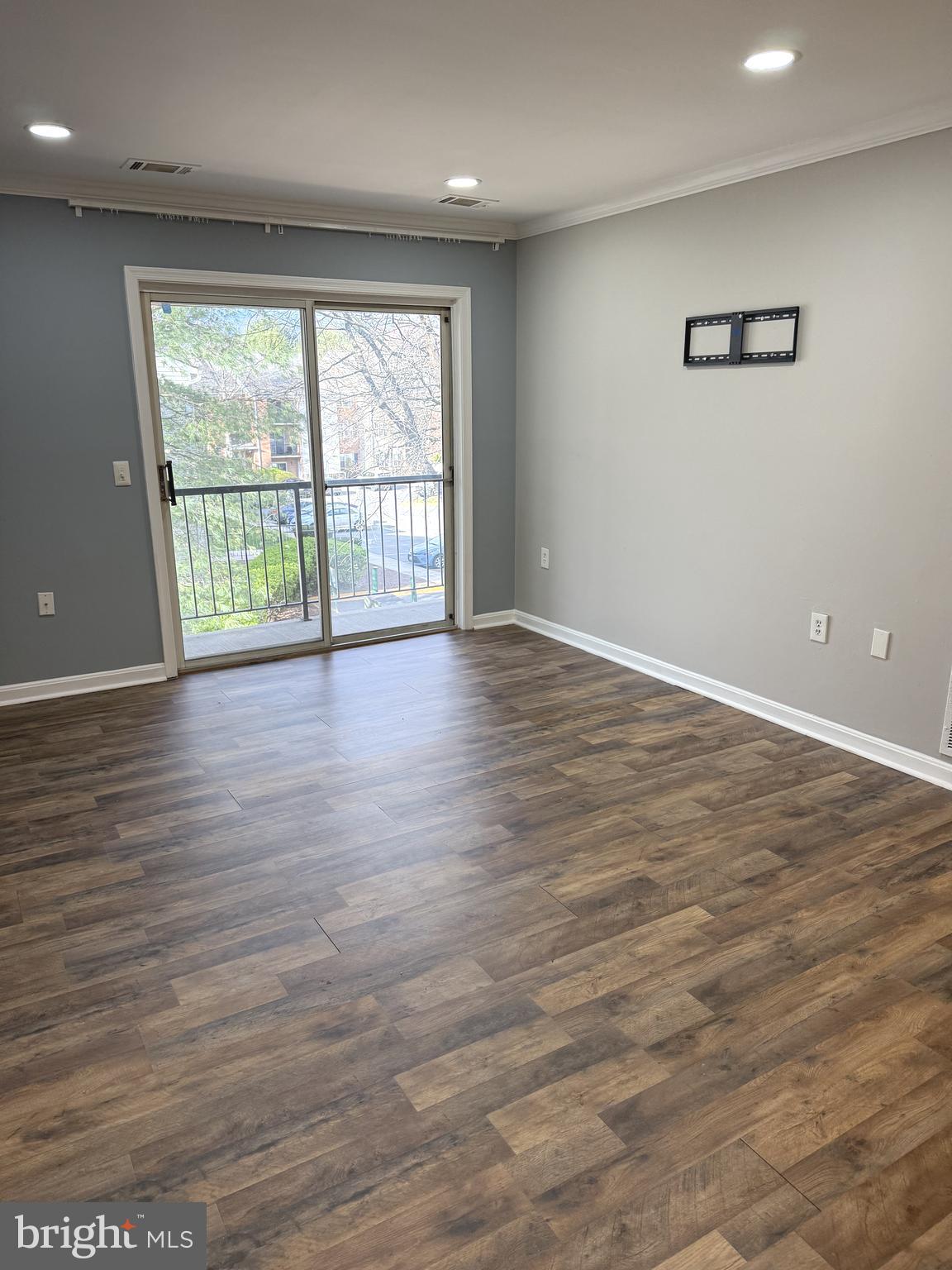FLOWER HILL - Residential Lease