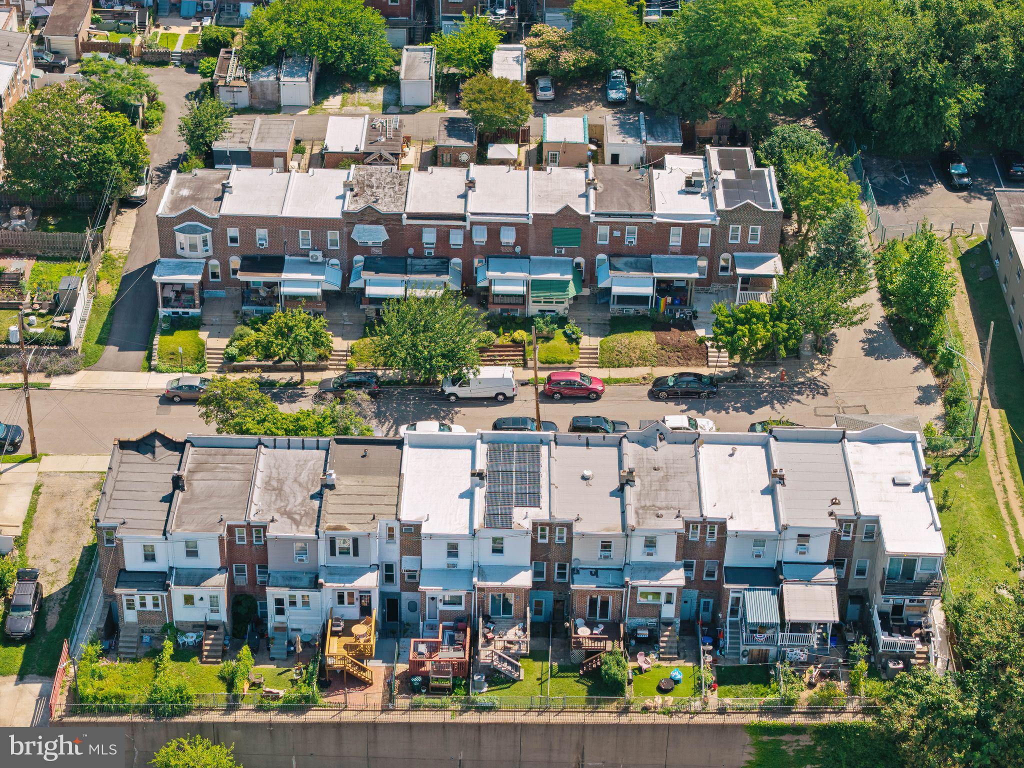 ROXBOROUGH - Residential