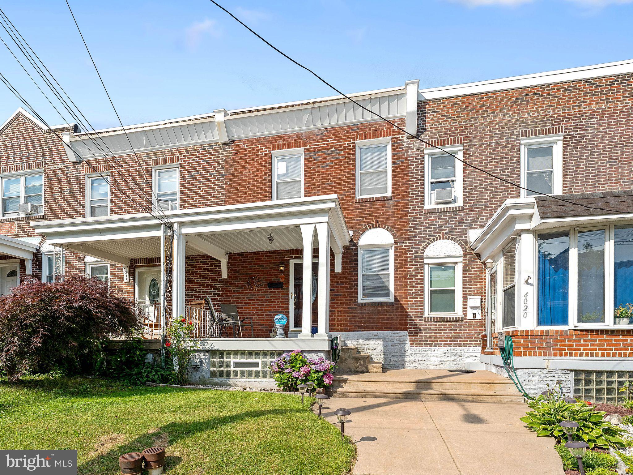 ROXBOROUGH - Residential