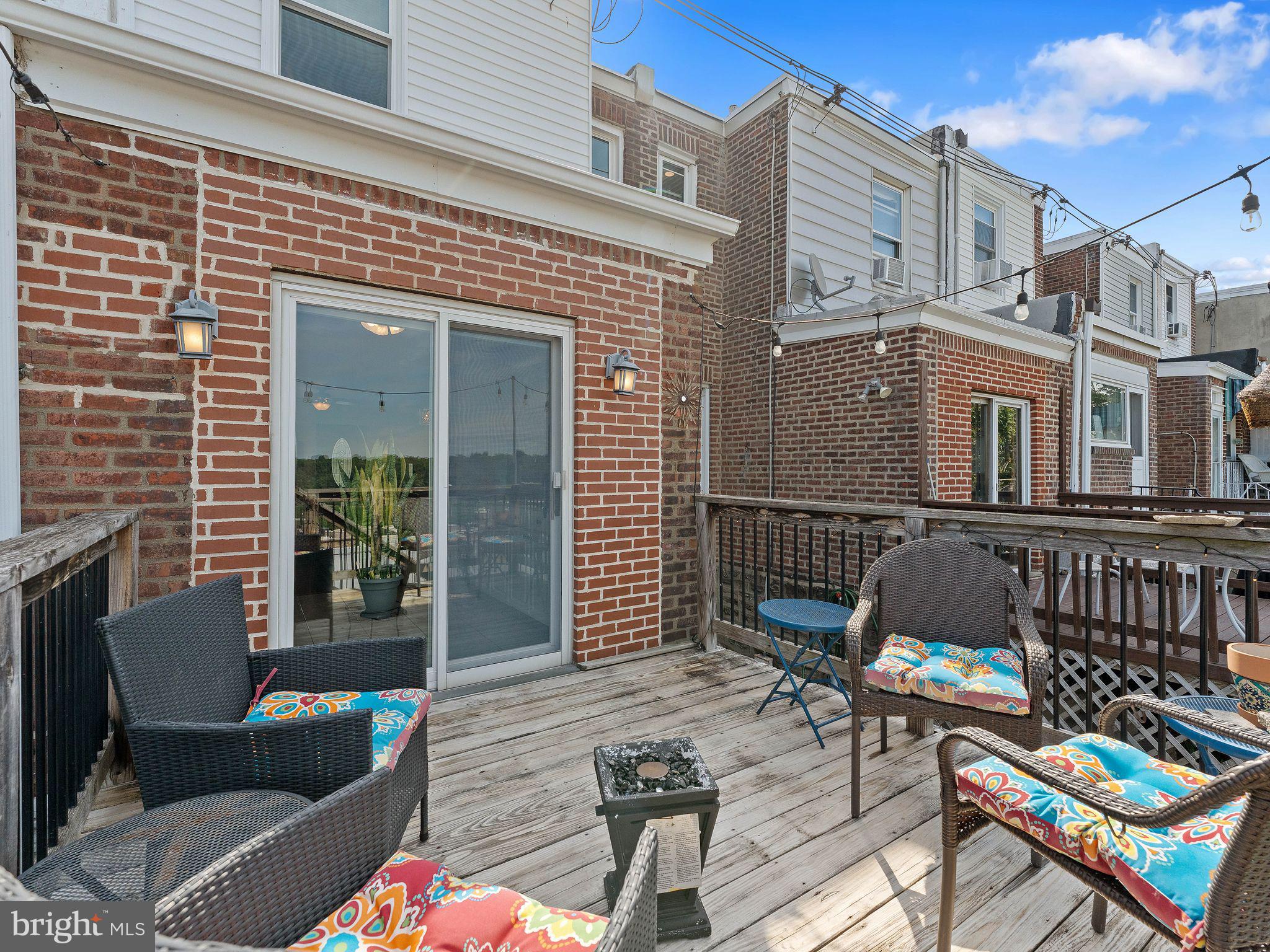 ROXBOROUGH - Residential