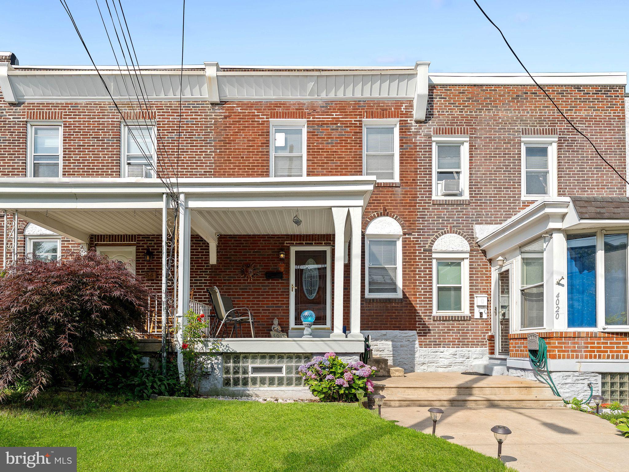ROXBOROUGH - Residential