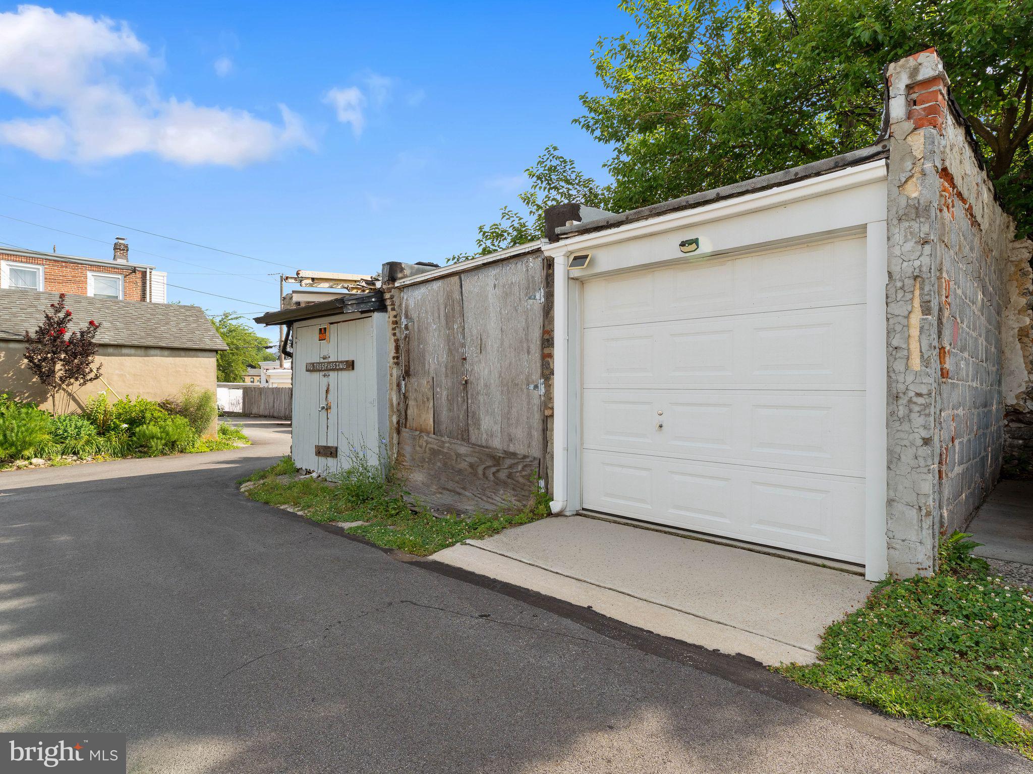 ROXBOROUGH - Residential