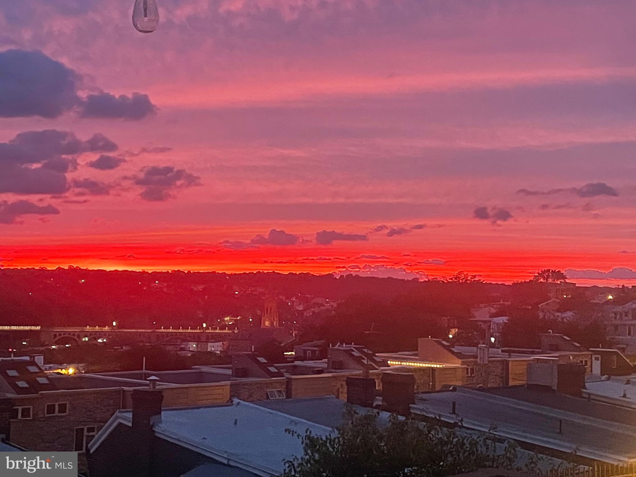 ROXBOROUGH - Residential
