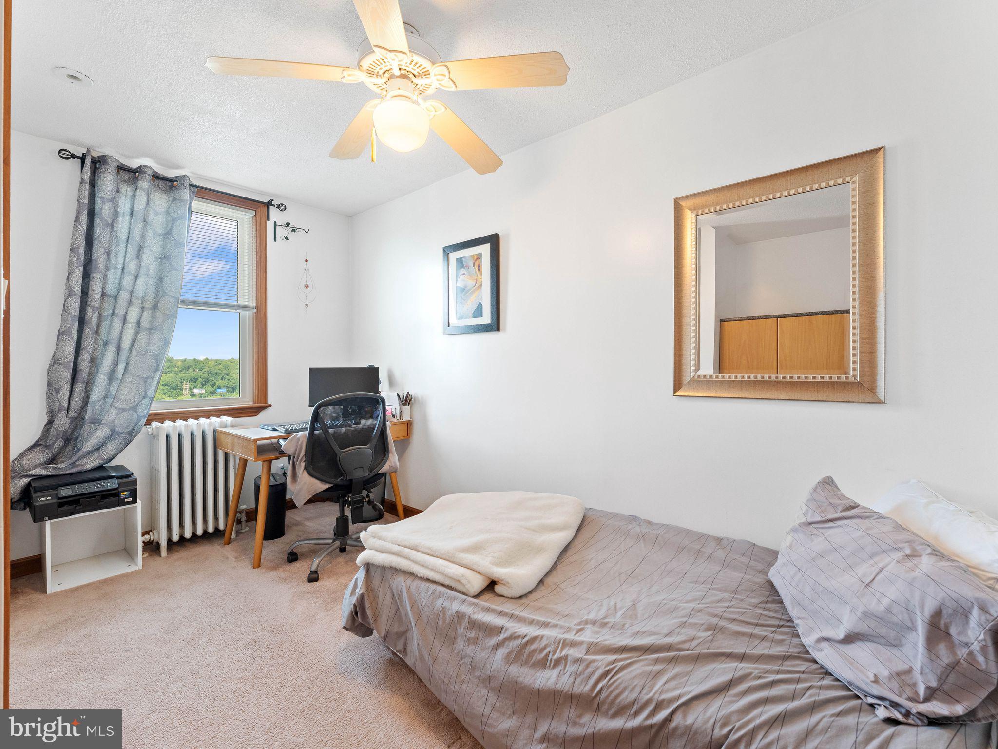 ROXBOROUGH - Residential